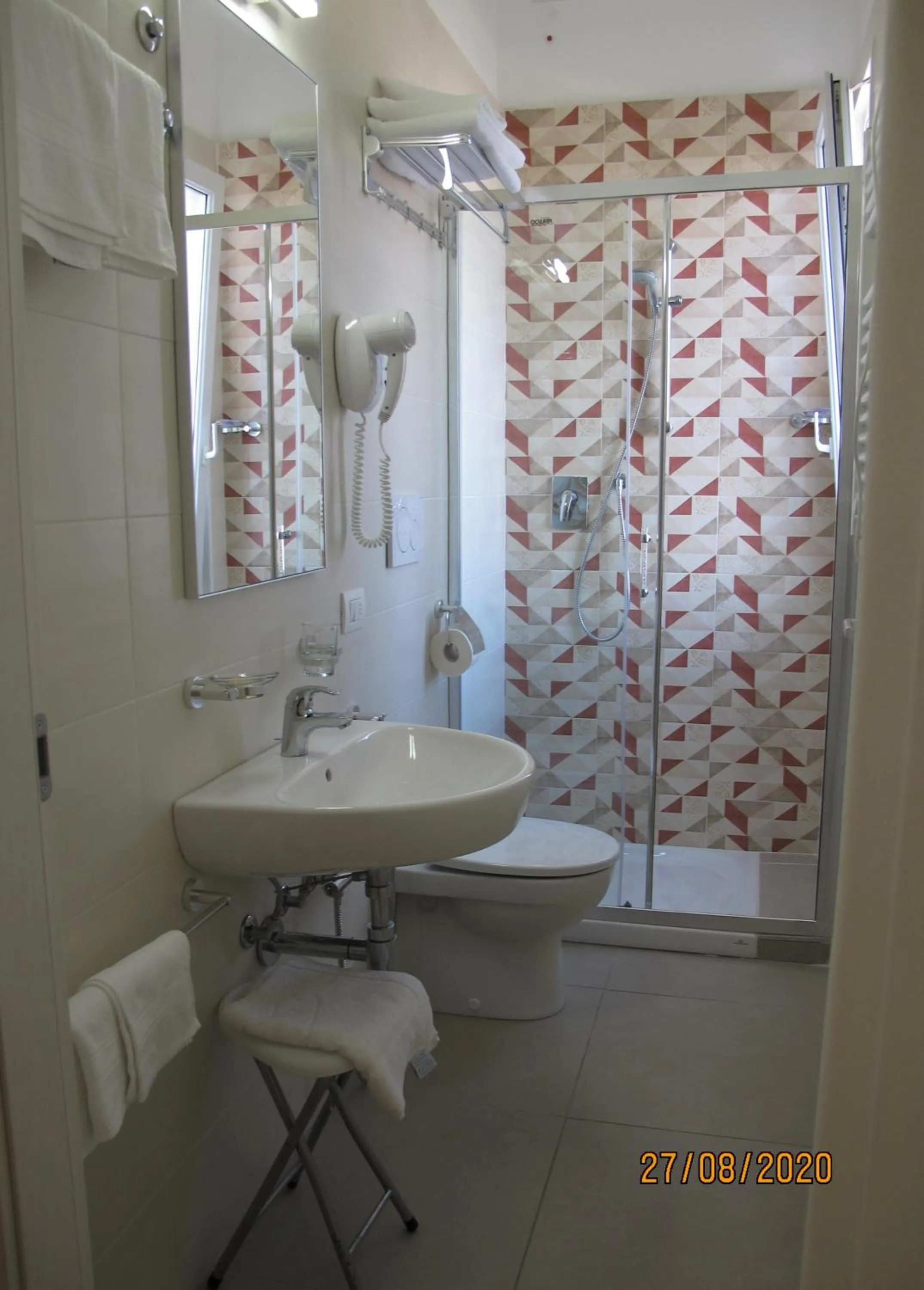 Shower in Santa Barbara hotel & apartments