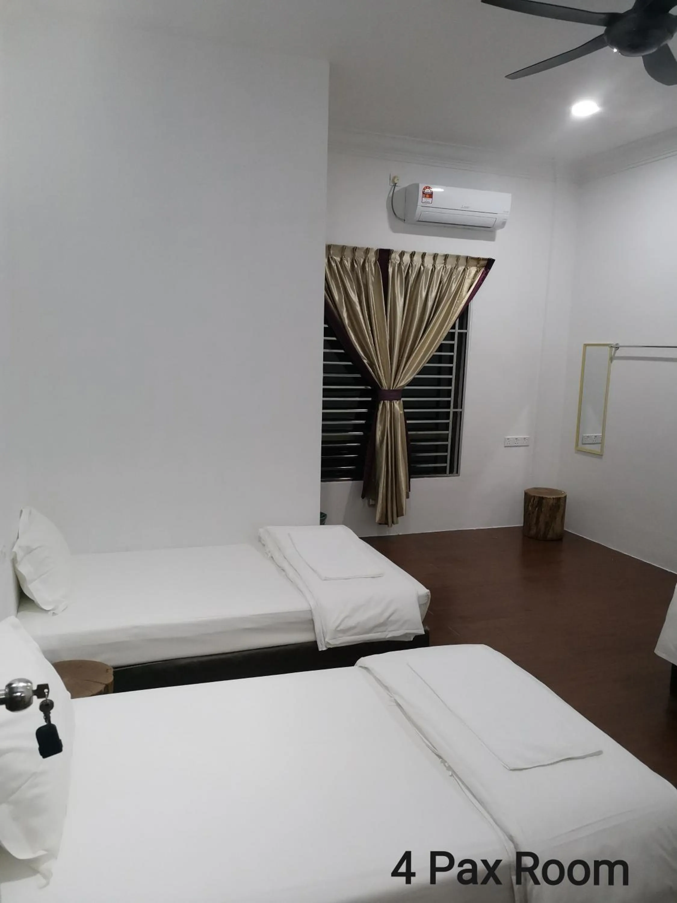 Bedroom, Bed in Mersing Maple Villa