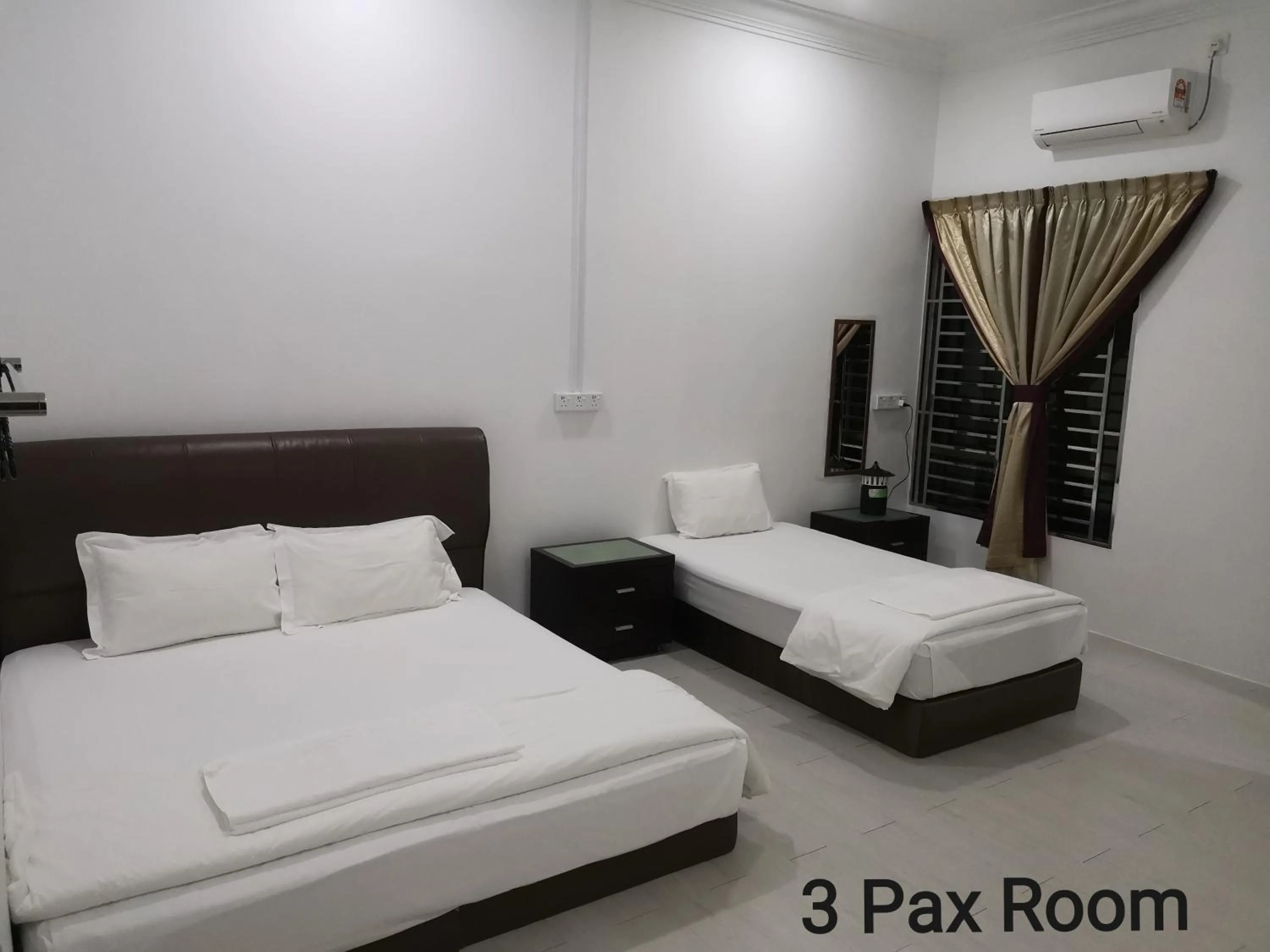 Bedroom, Bed in Mersing Maple Villa