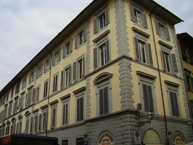 Property building in 27 Aprile