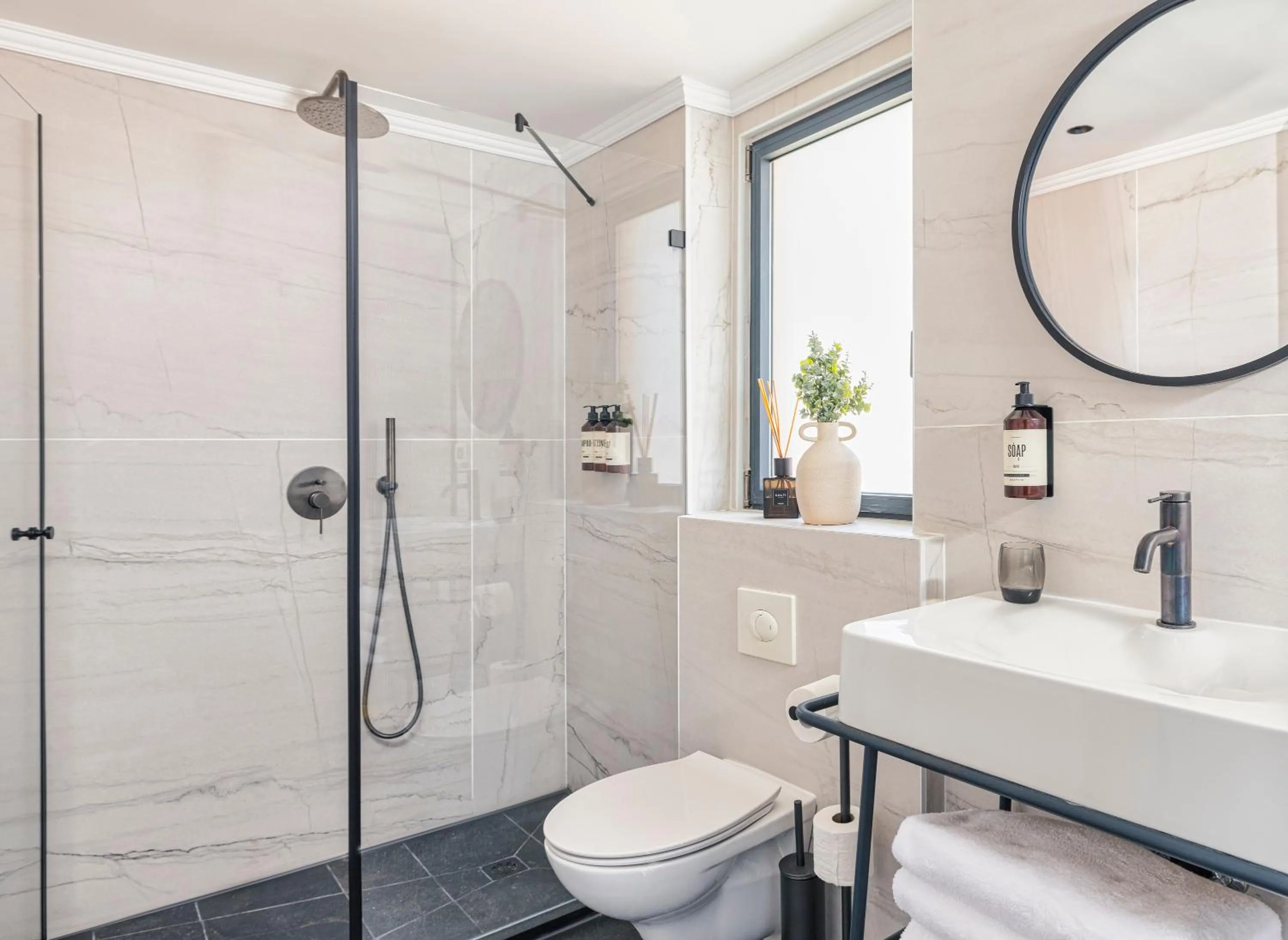 Bathroom in Villa Albi - Machne Yehuda Hotel