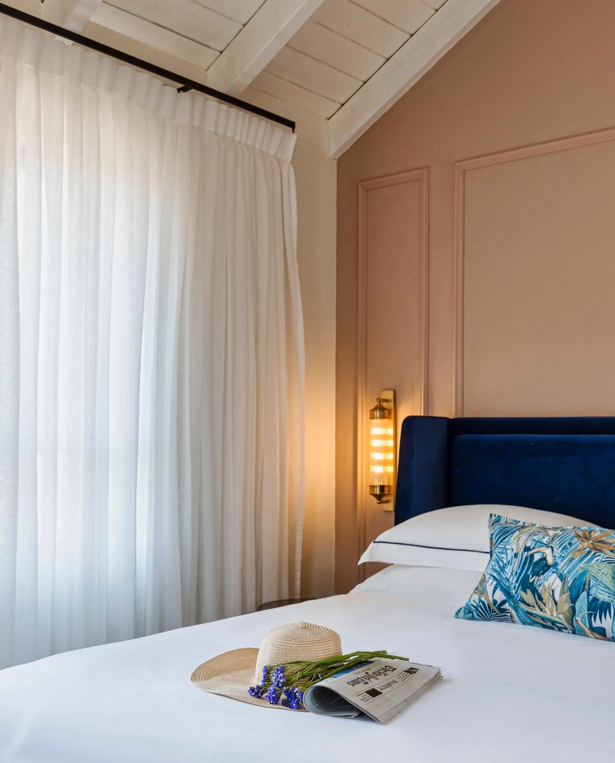 Bedroom, Bed in Villa Albi - Machne Yehuda Hotel