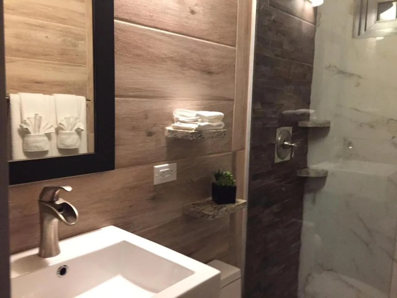 SEGOVIA STUDIO UNITS