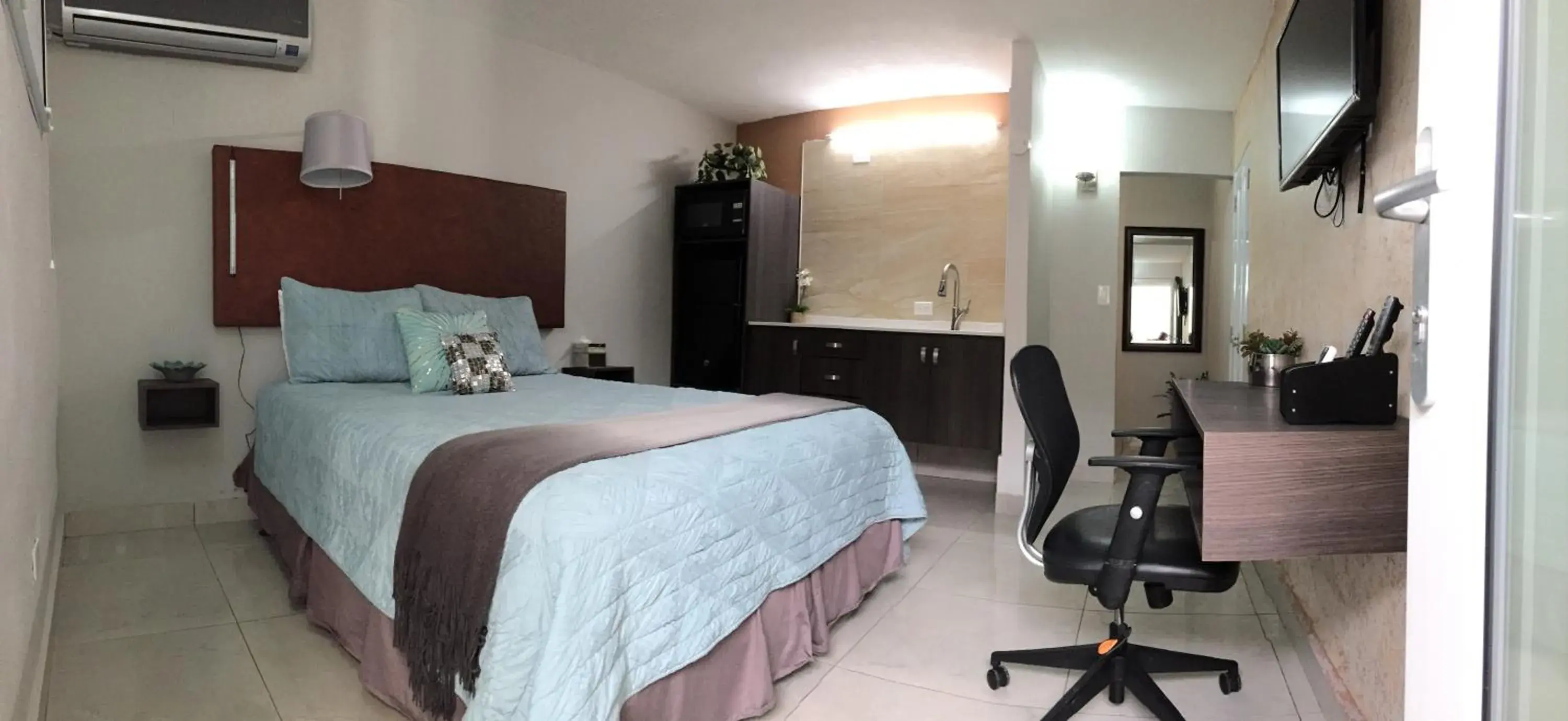 Standard Queen Room in SEGOVIA STUDIO UNITS Standard Queen Room in SEGOVIA STUDIO UNITS