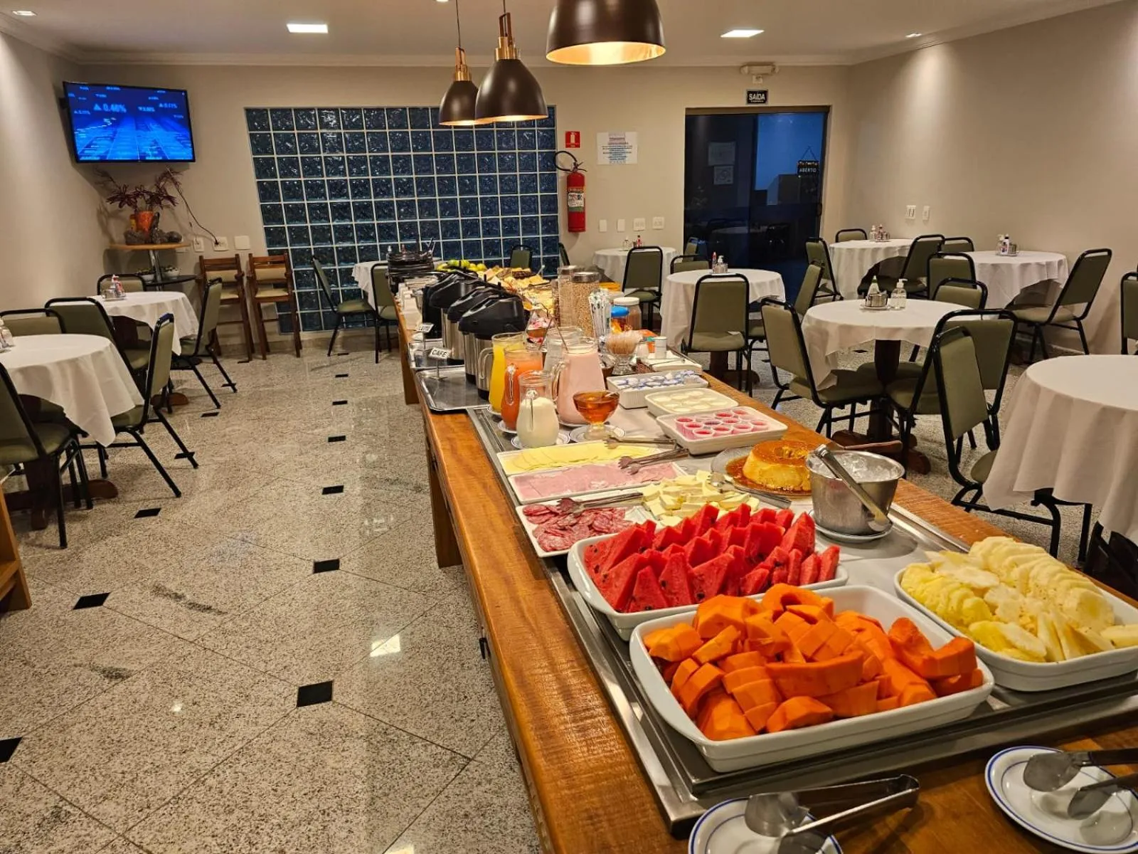 Buffet breakfast in Hotel Aquarius do Vale
