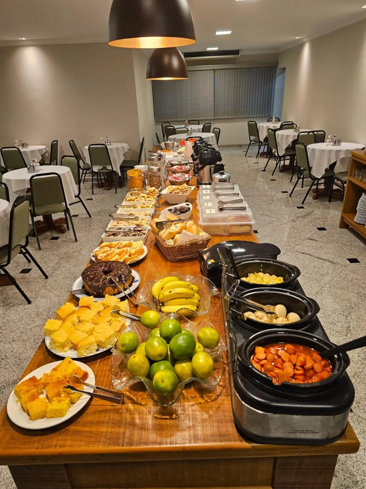 Buffet breakfast in Hotel Aquarius do Vale