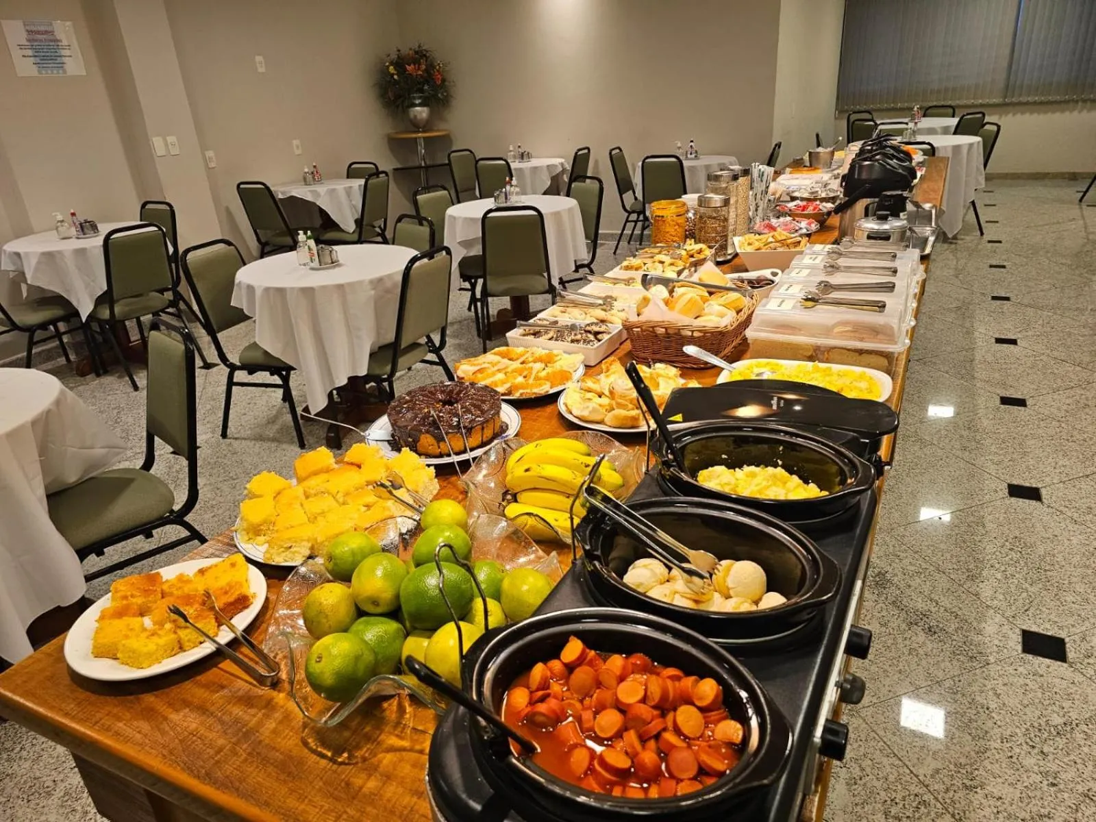 Breakfast in Hotel Aquarius do Vale