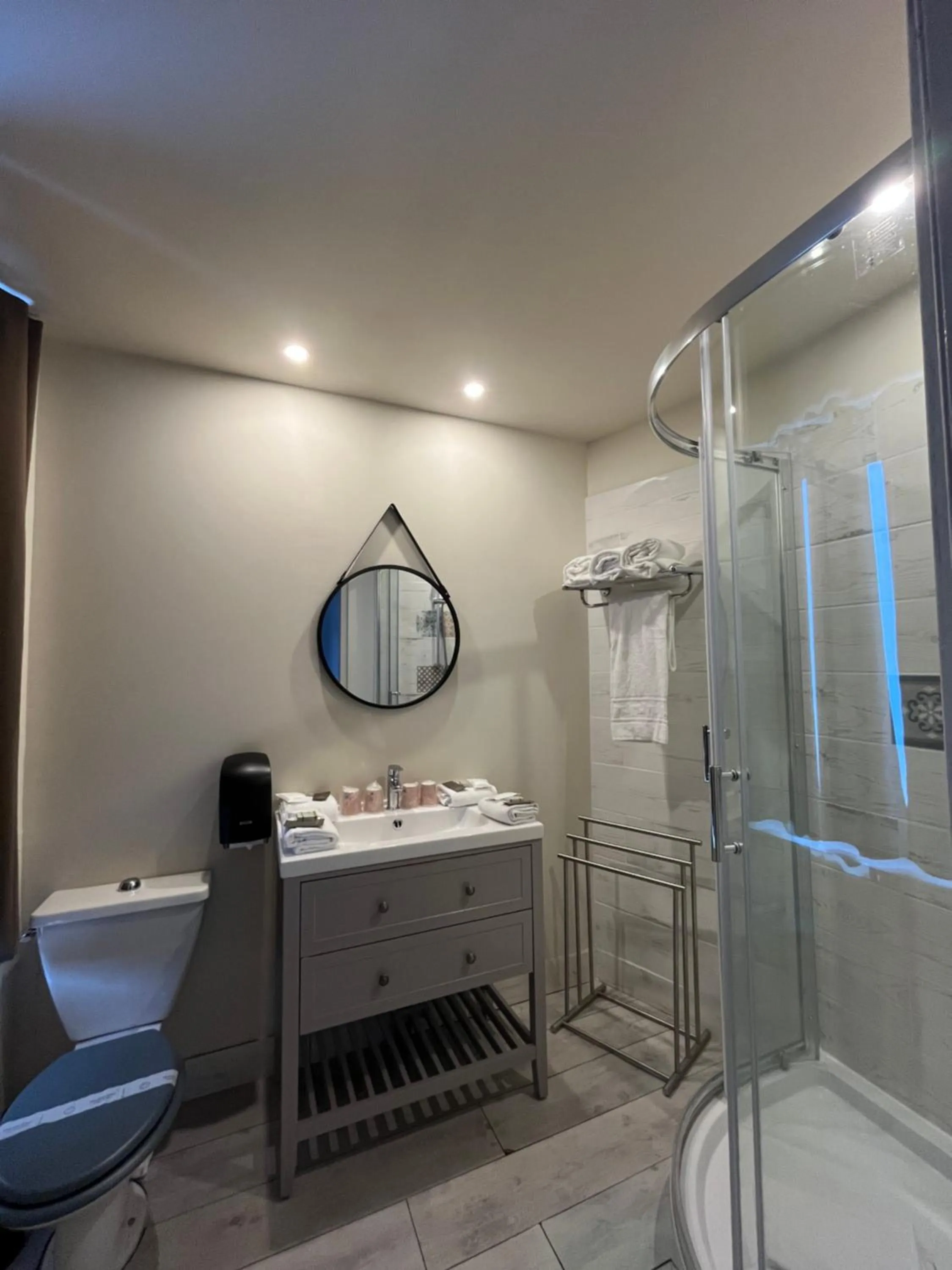 Bathroom in Chenal Hotel