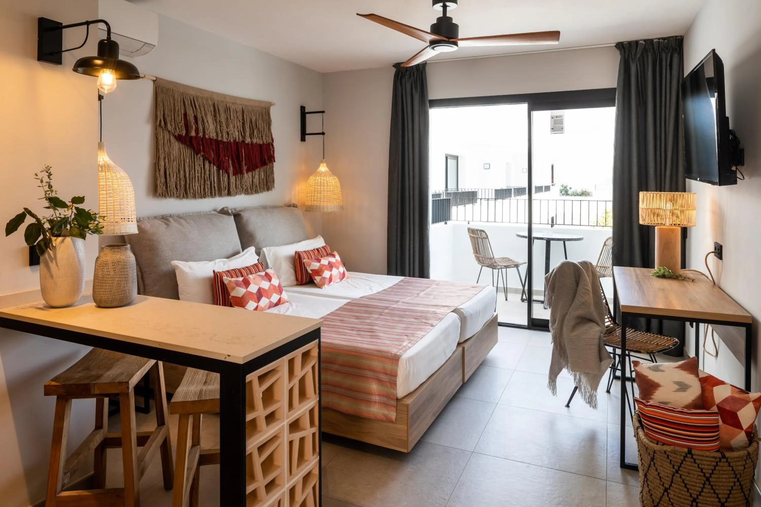 Photo of the whole room in Aparthotel Casita Blanca - Adults Only