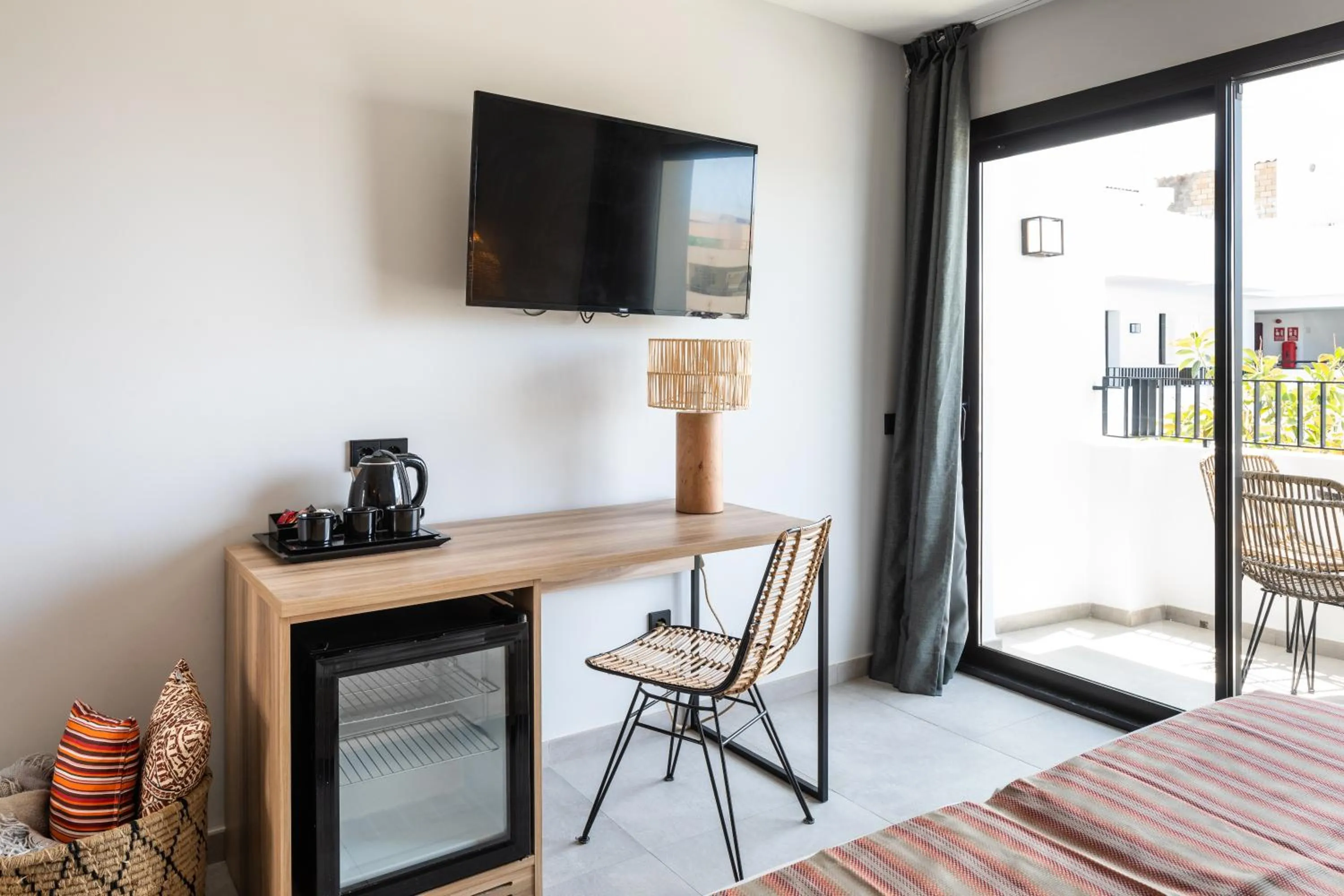 TV and multimedia in Aparthotel Casita Blanca - Adults Only