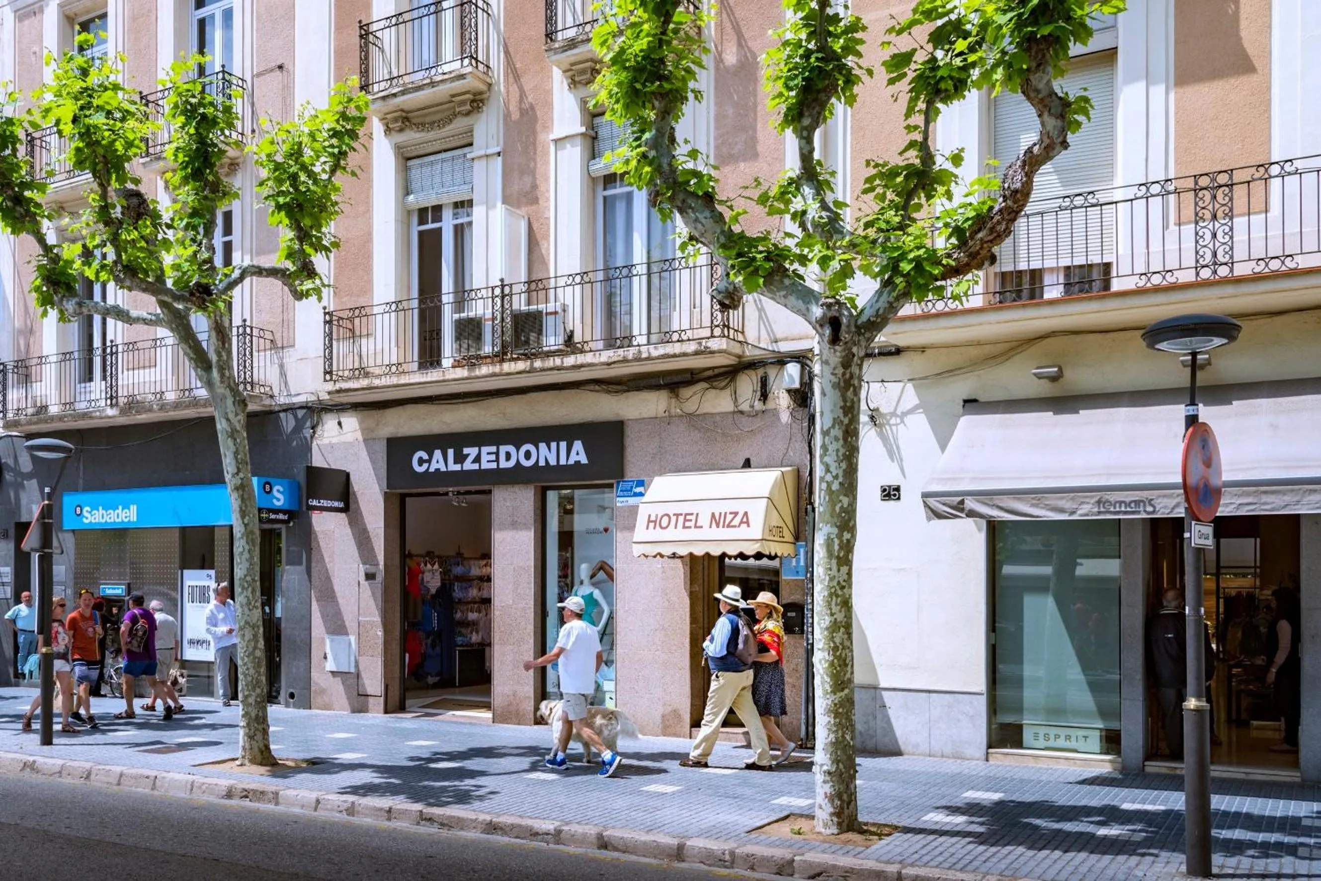 Facade/entrance in Hotel Niza