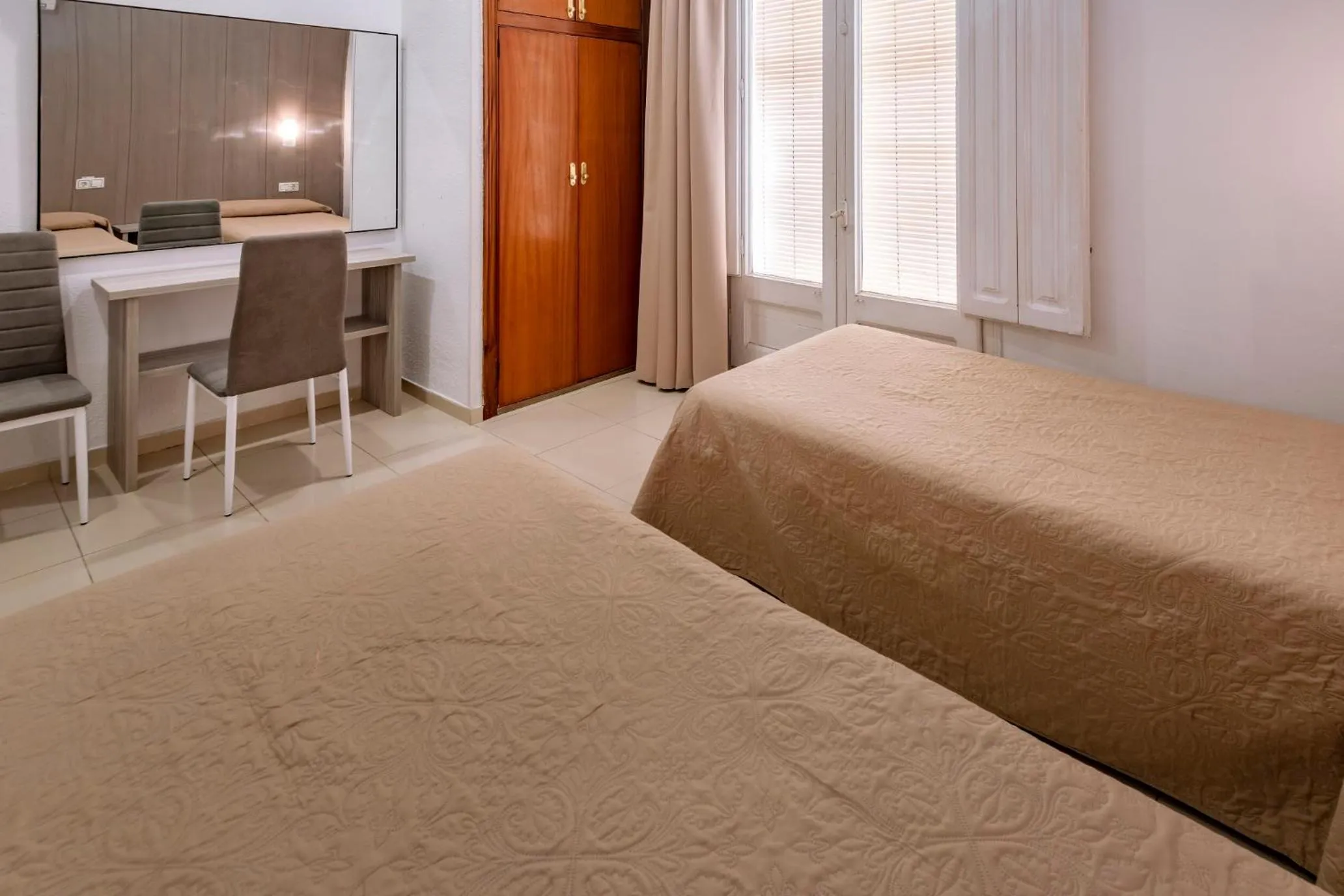 Bedroom in Hotel Niza