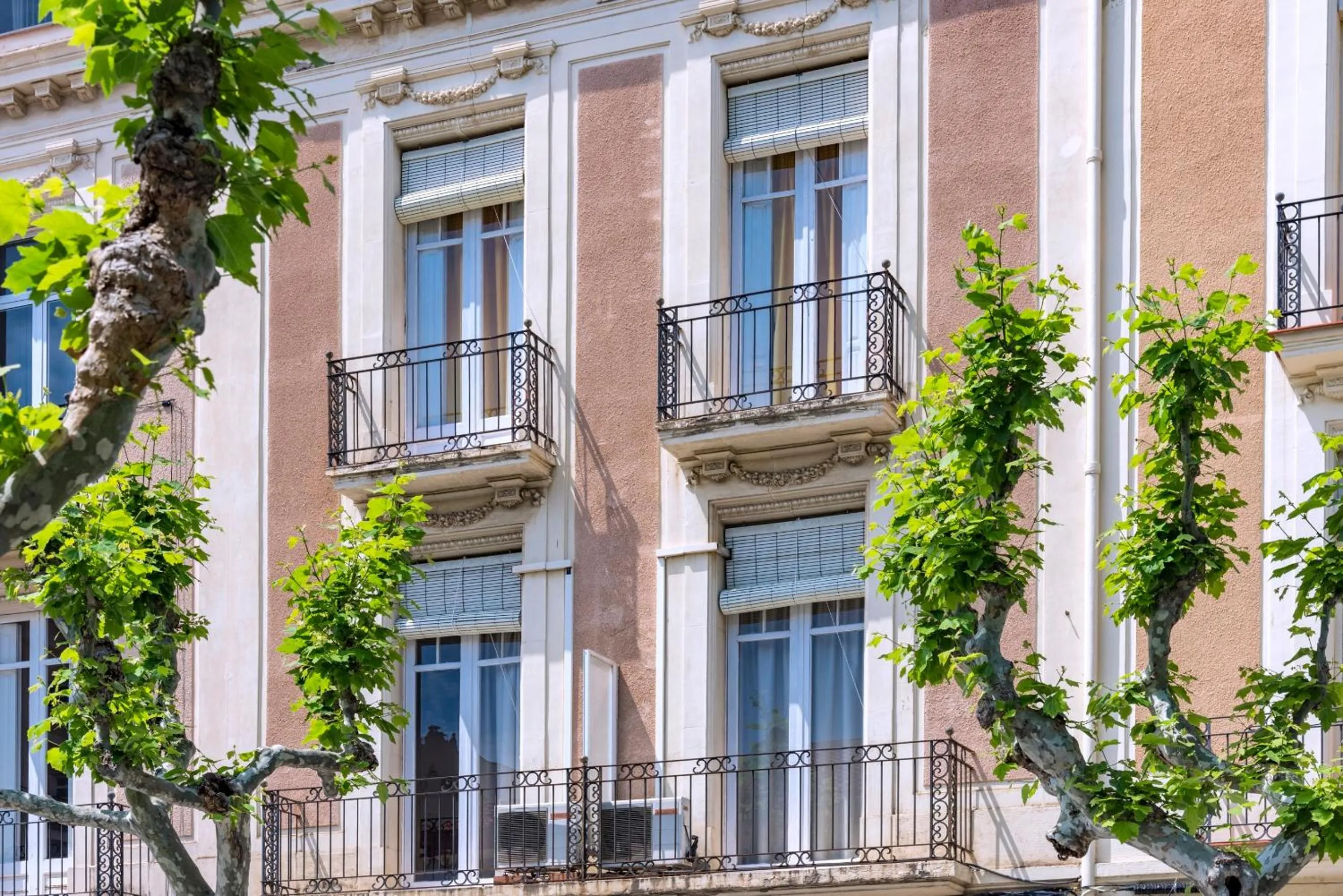 Facade/entrance in Hotel Niza