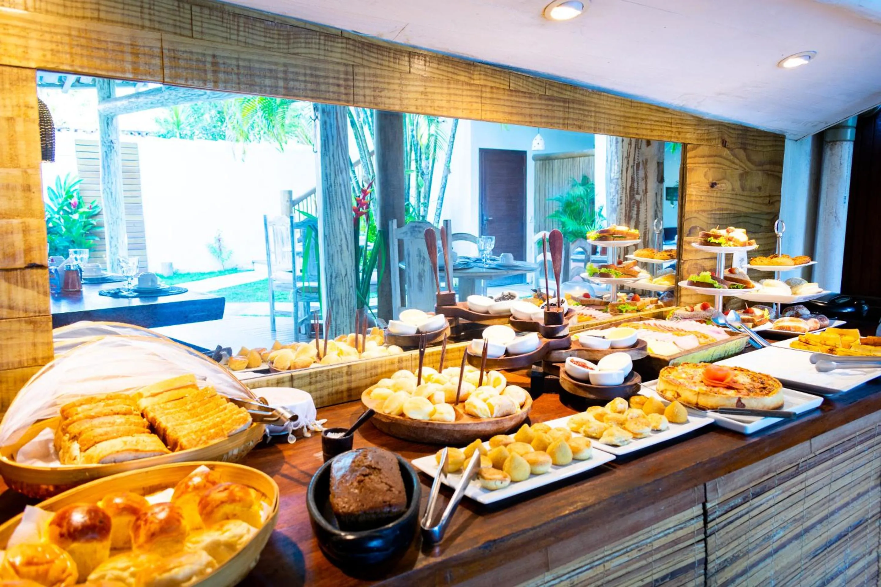 Buffet breakfast in Pousada Jequitibá