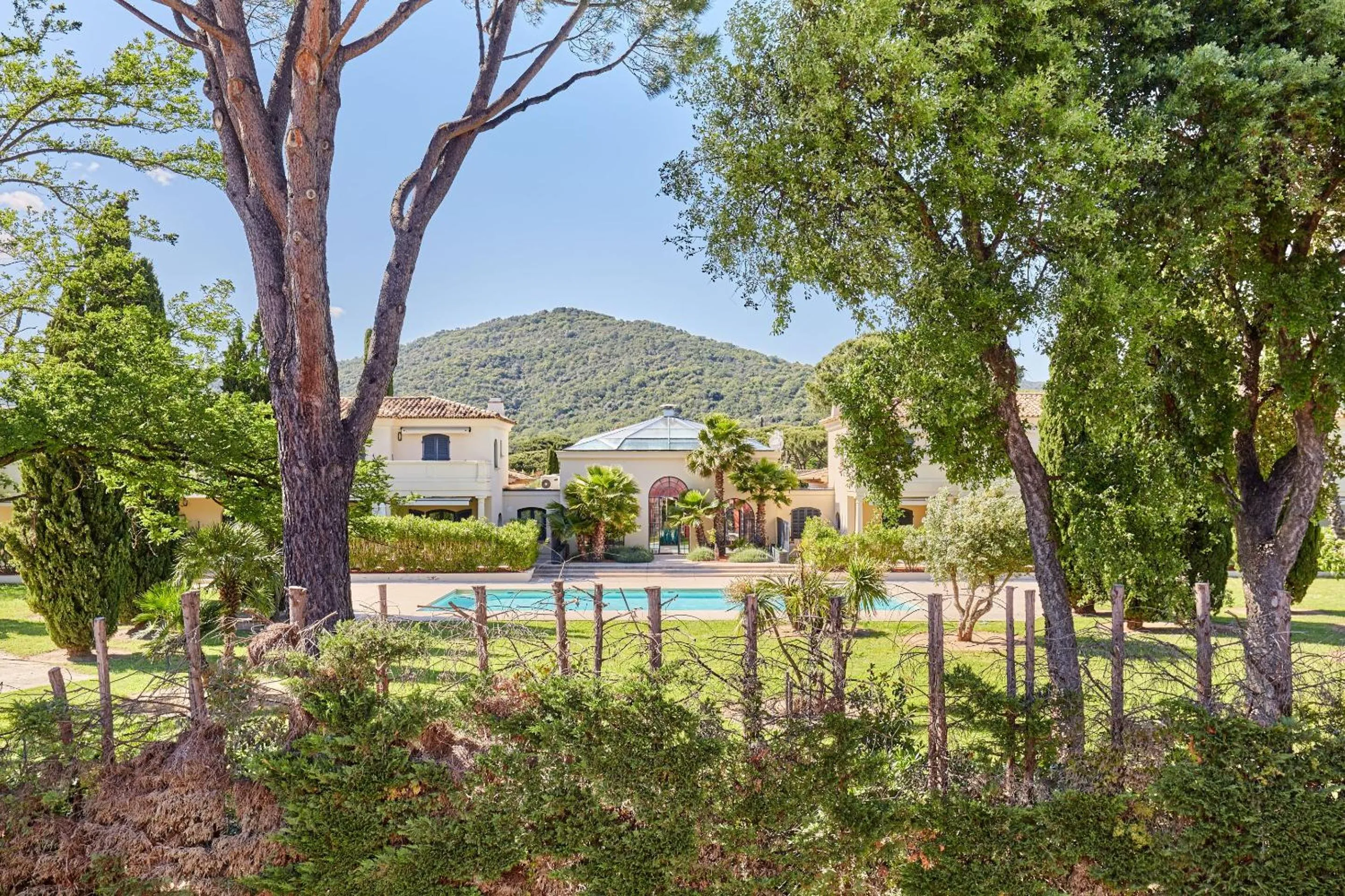 Swimming pool in Résidence Odalys La Palmeraie