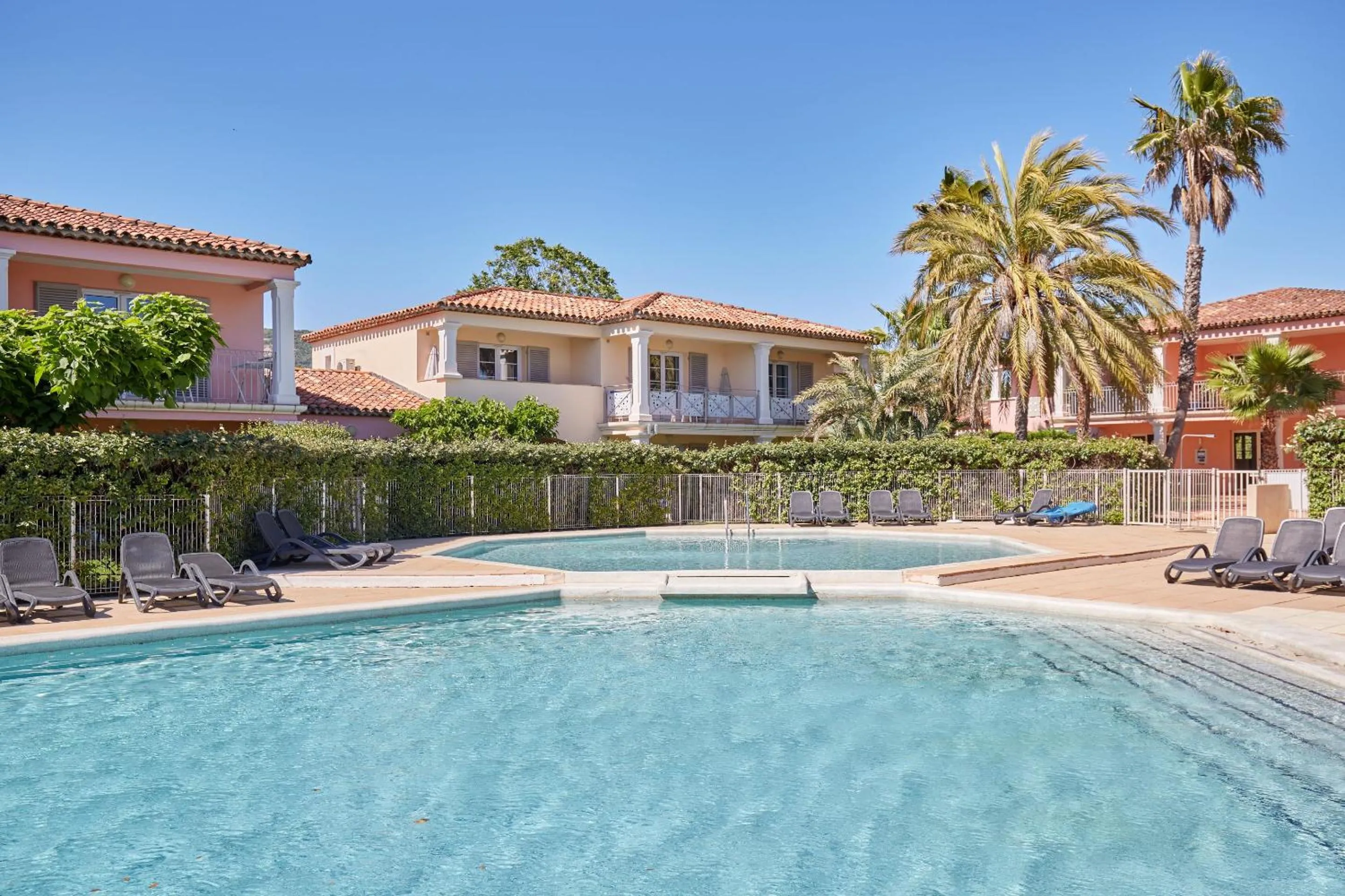 Swimming pool in Résidence Odalys La Palmeraie