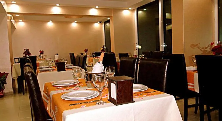 Restaurant/places to eat in Rumana Hotel