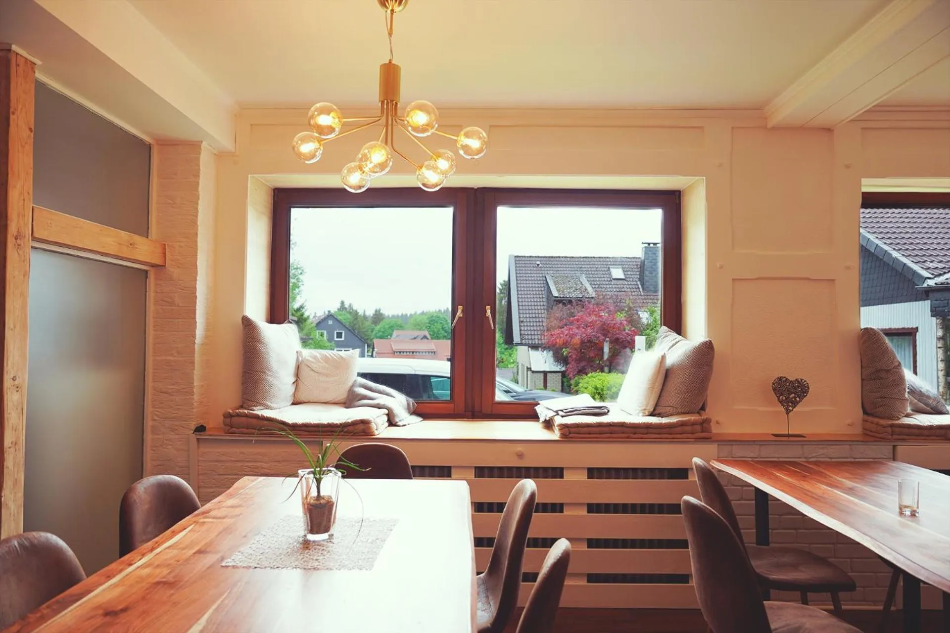 Communal lounge/ TV room in Hotel Mein Bergblick