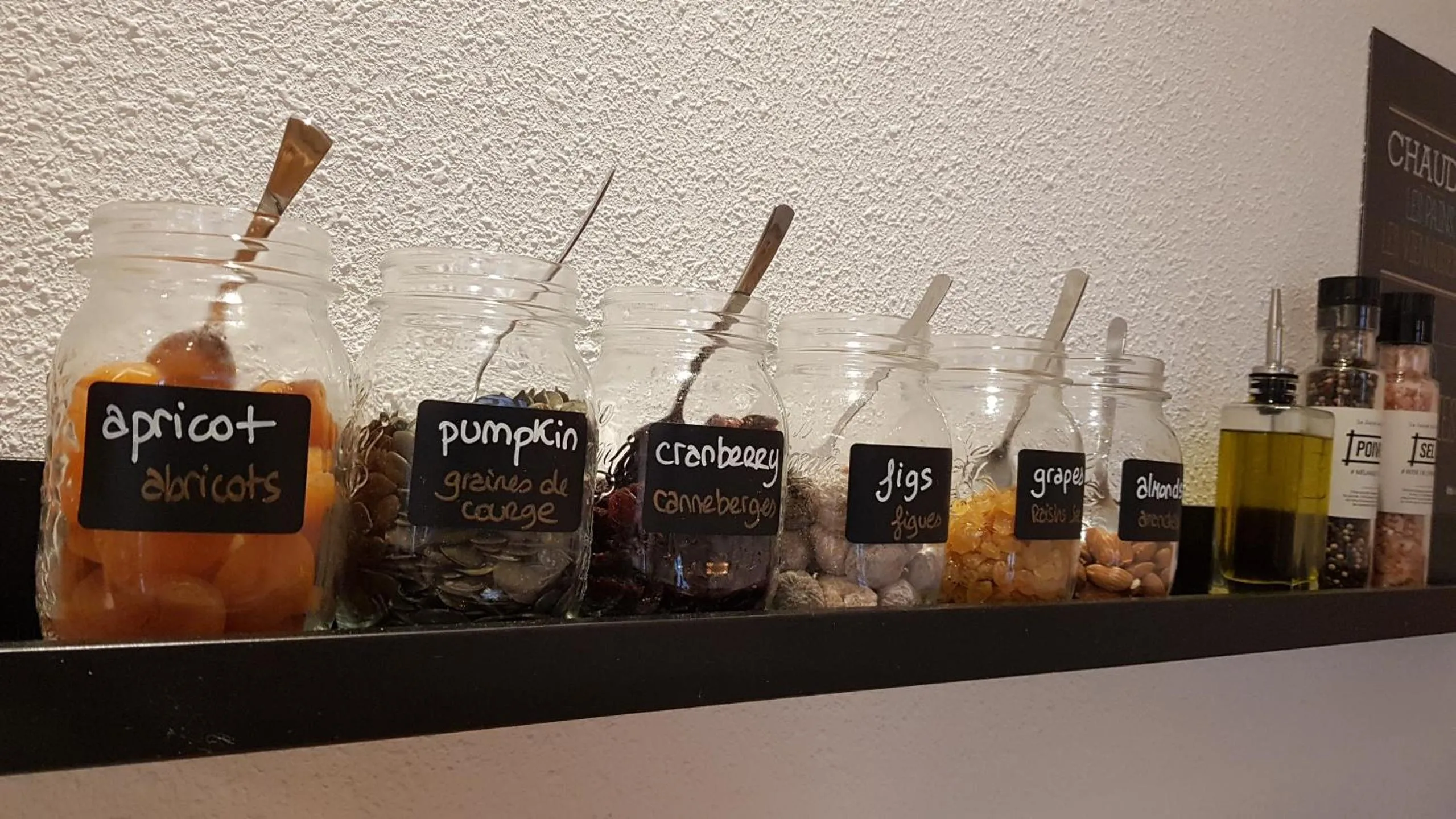 Buffet breakfast in ibis budget Genève Petit-Lancy