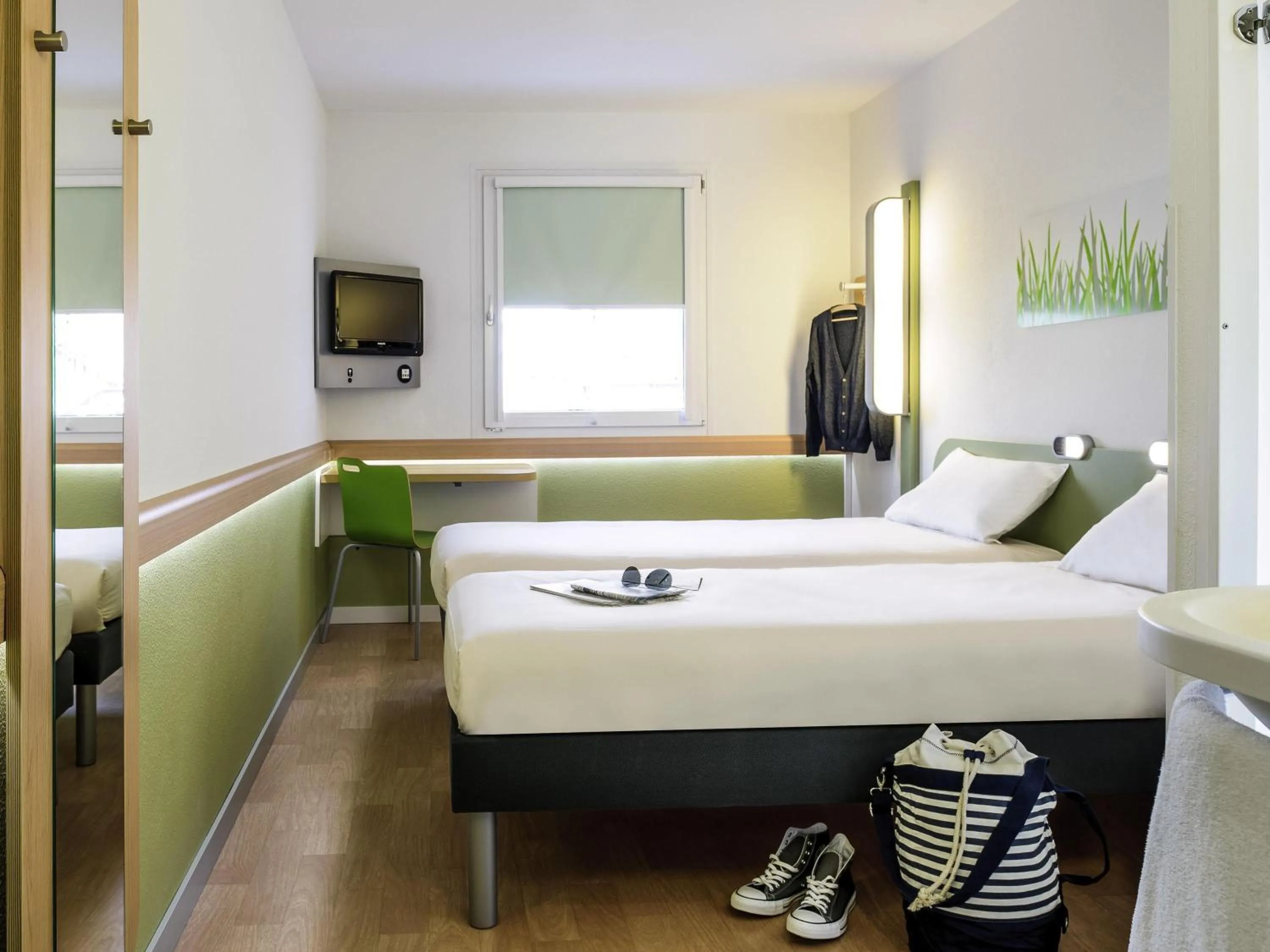 Bedroom, Bed in ibis budget Genève Petit-Lancy