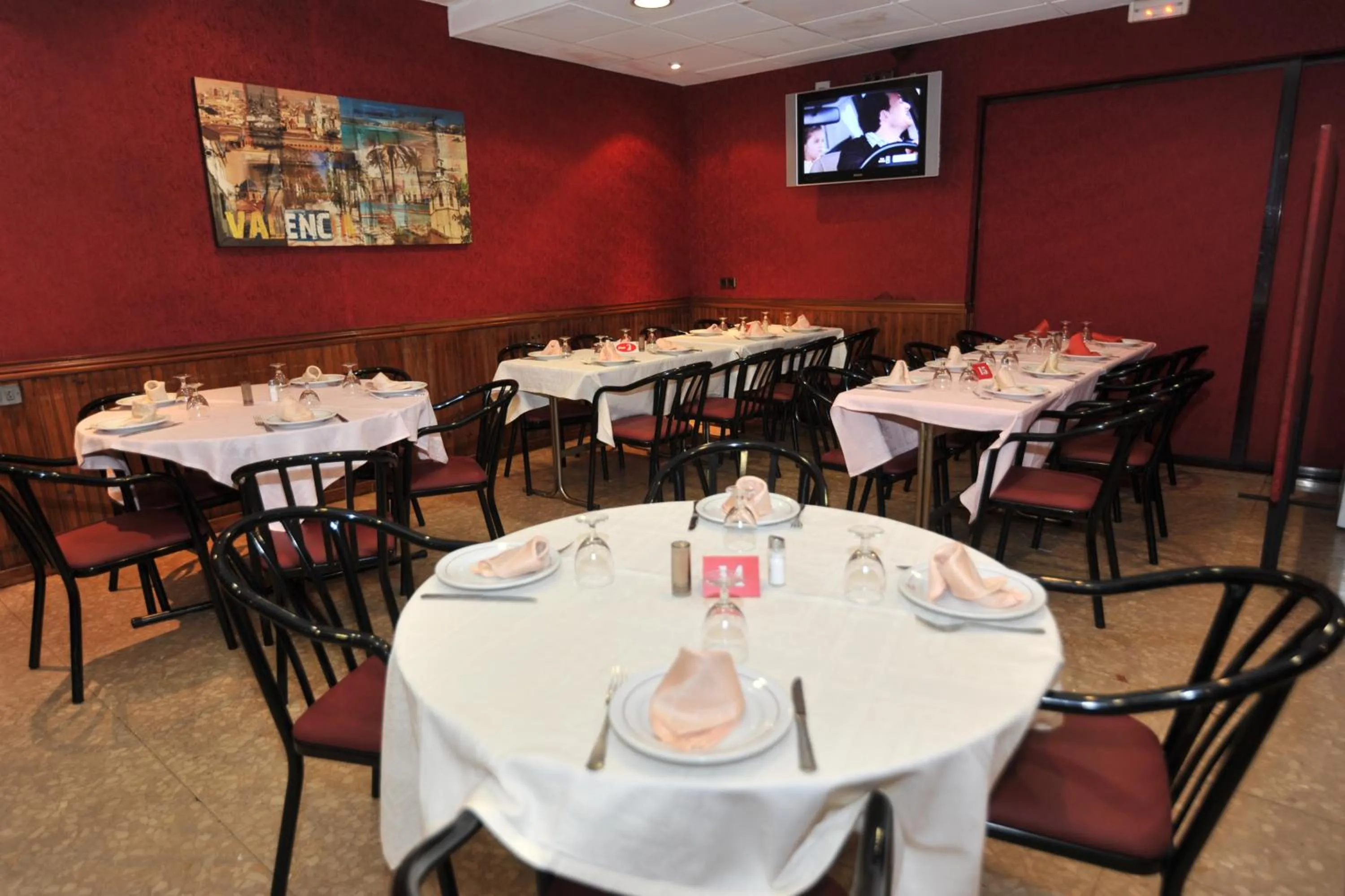 Restaurant/places to eat in Hostal Goyma II