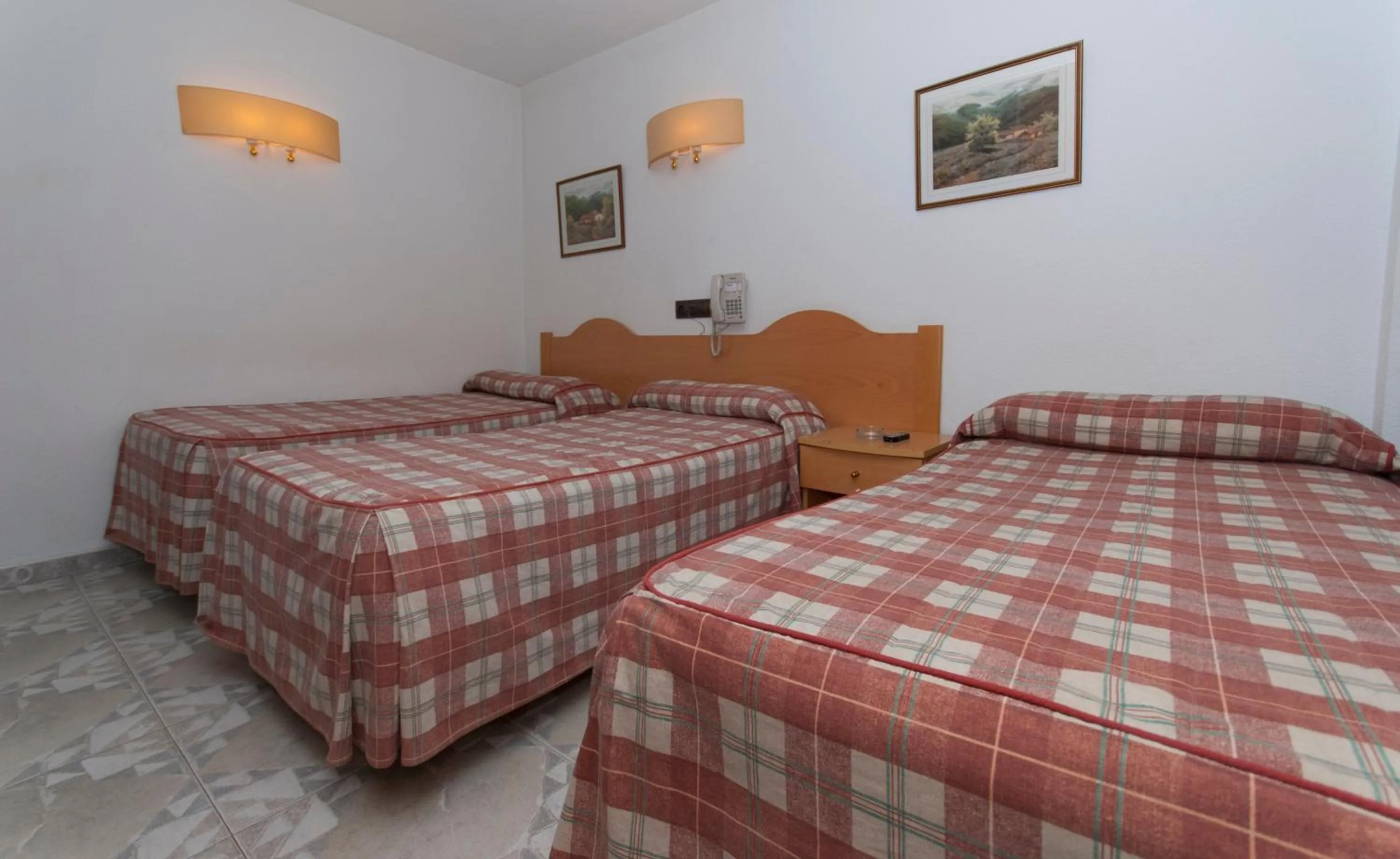 Photo of the whole room in Hostal Goyma II