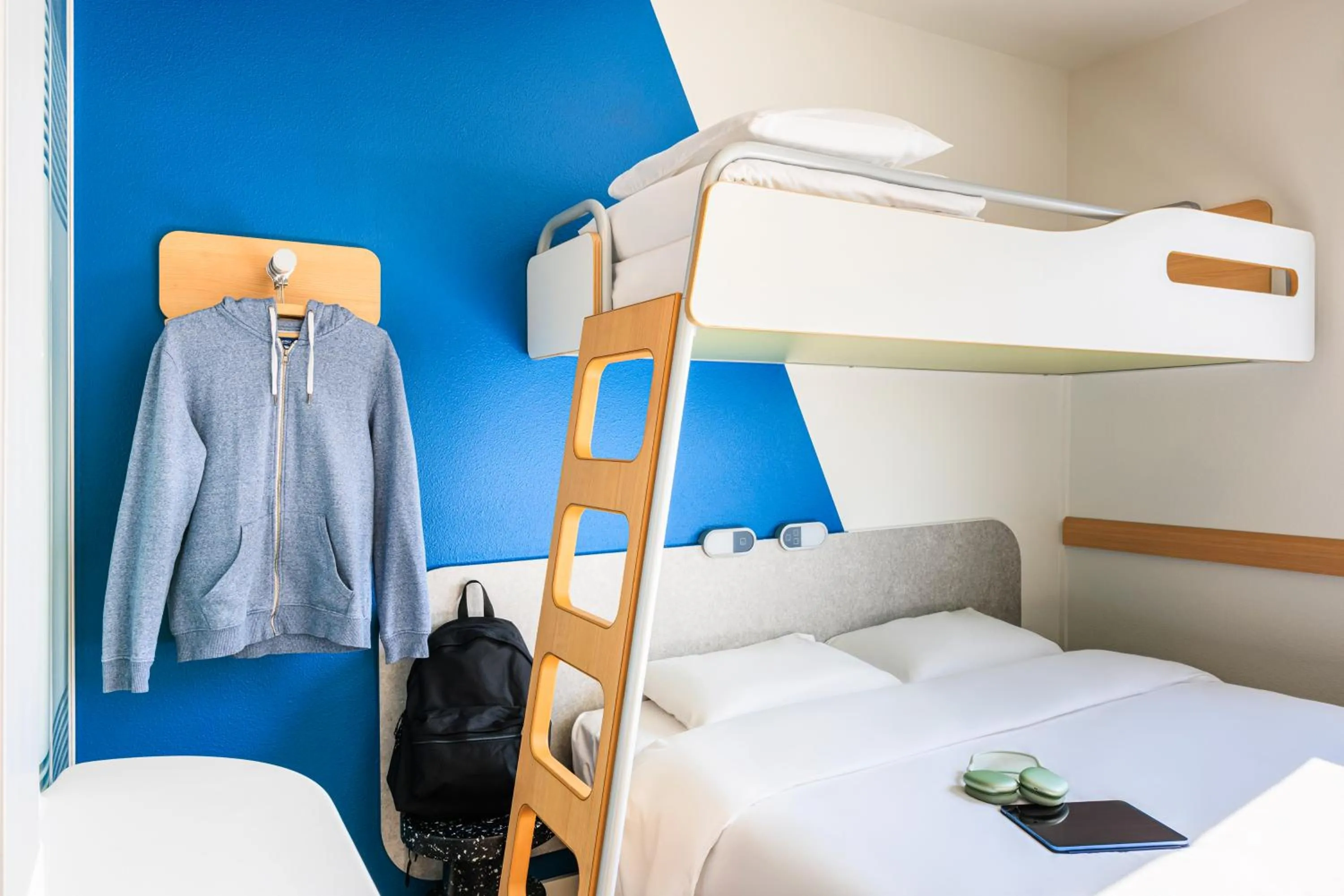 Bed in Ibis budget Lausanne-Bussigny
