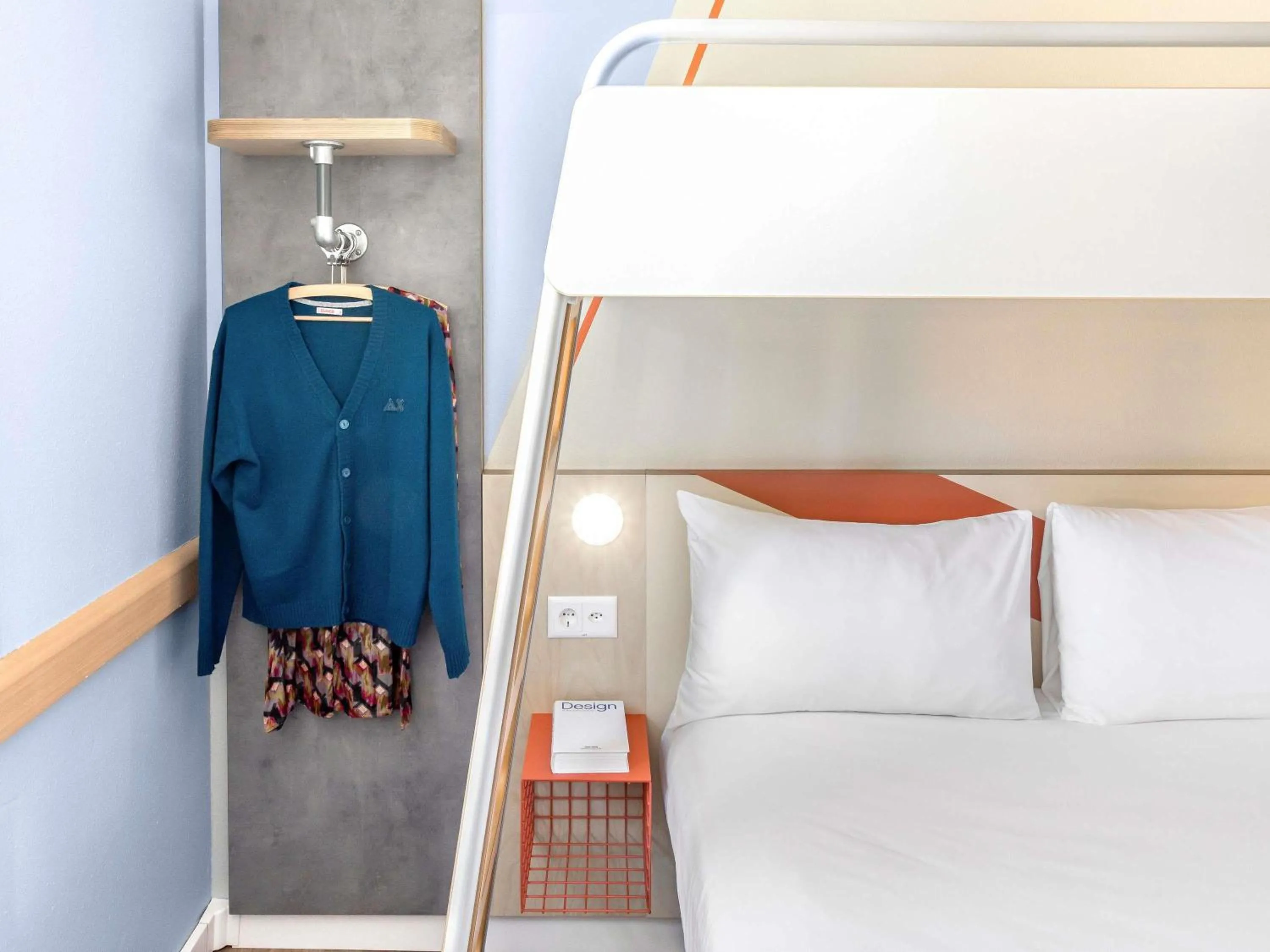 Bedroom, Bed in ibis budget Lugano Paradiso