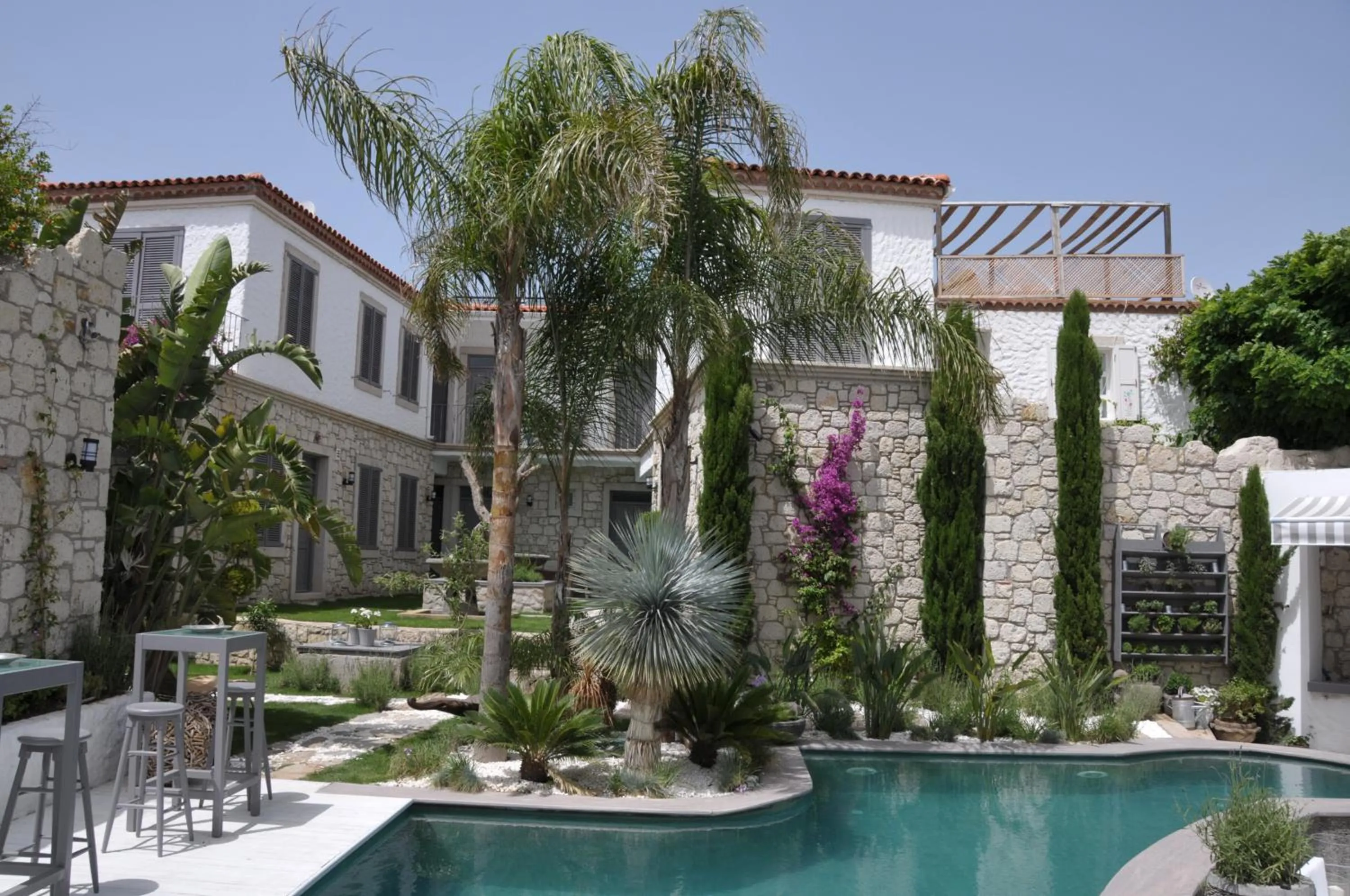 Pool view in Alaçatı Ala Hotel - Special Category