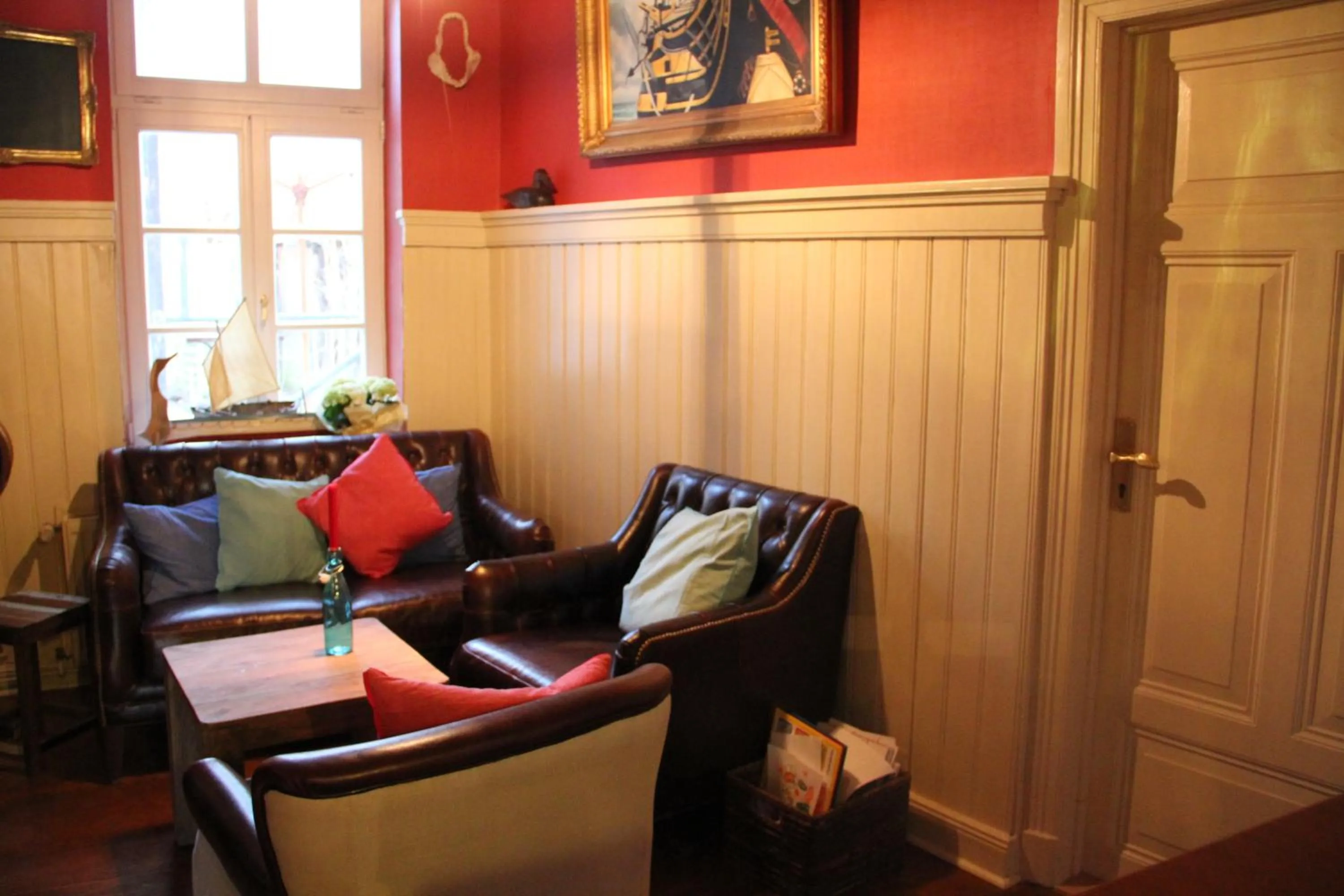 Seating area in Hotel Lili Marleen