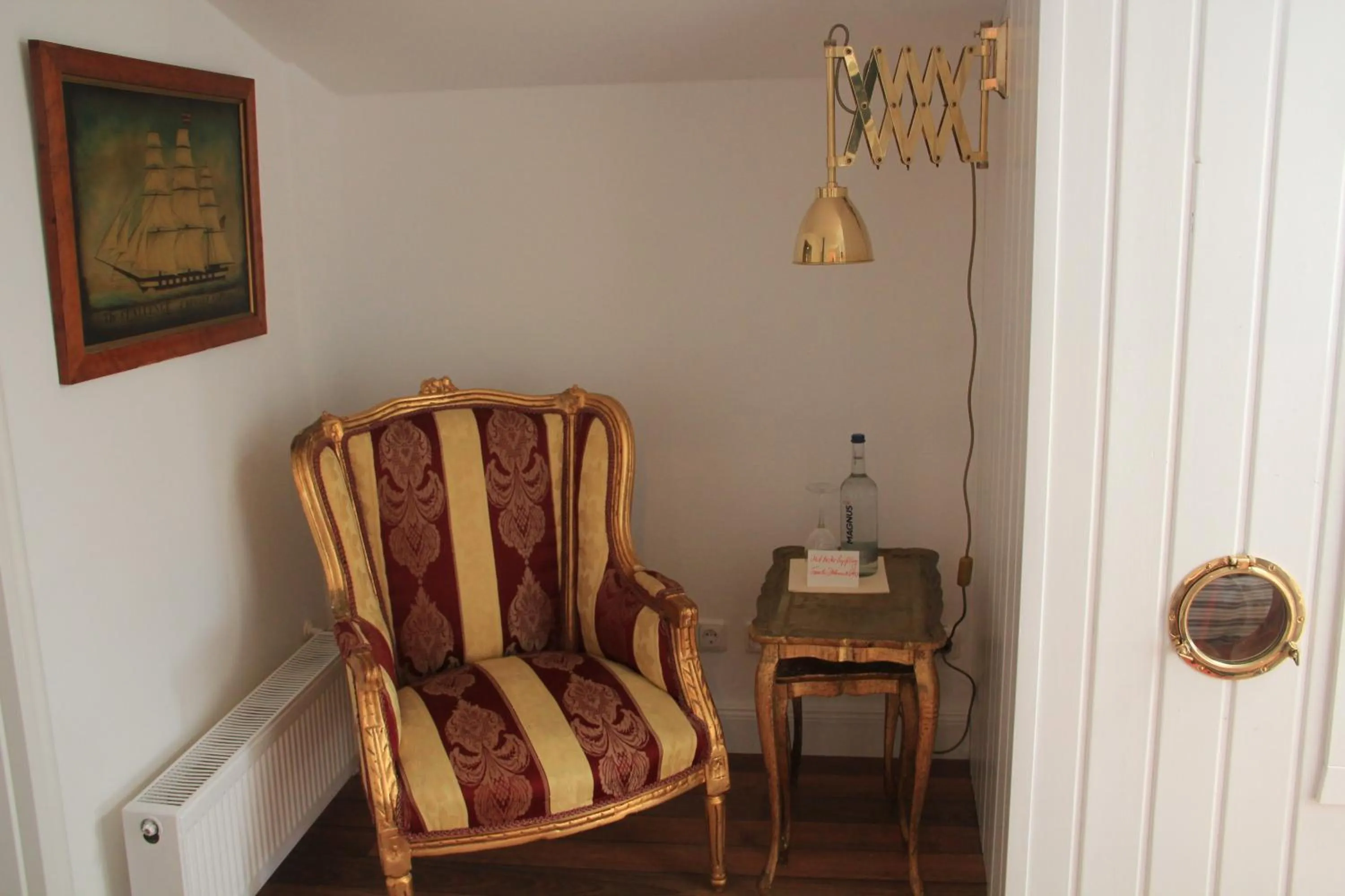 Seating area in Hotel Lili Marleen