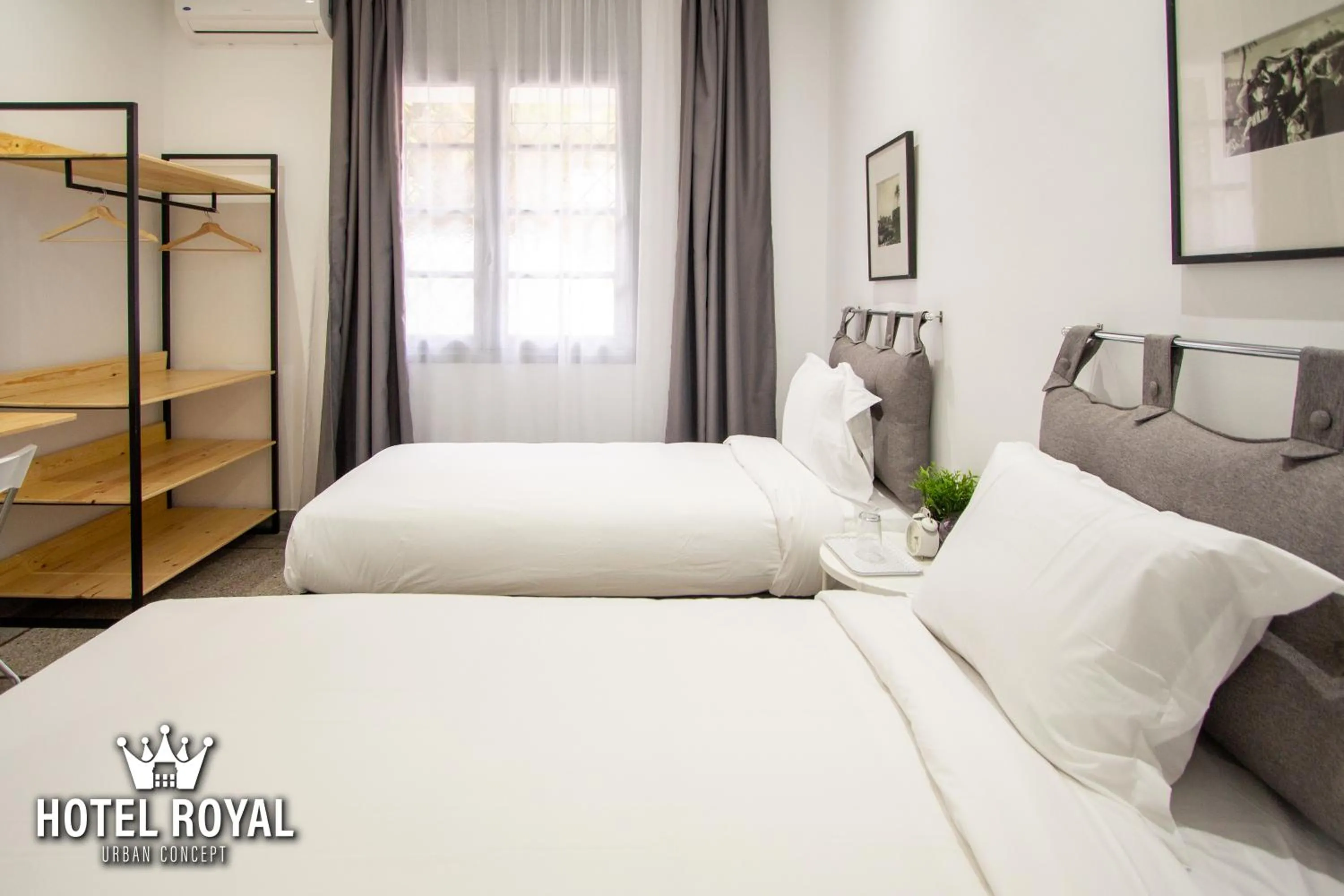 Bed in Hôtel Royal Urban Concept