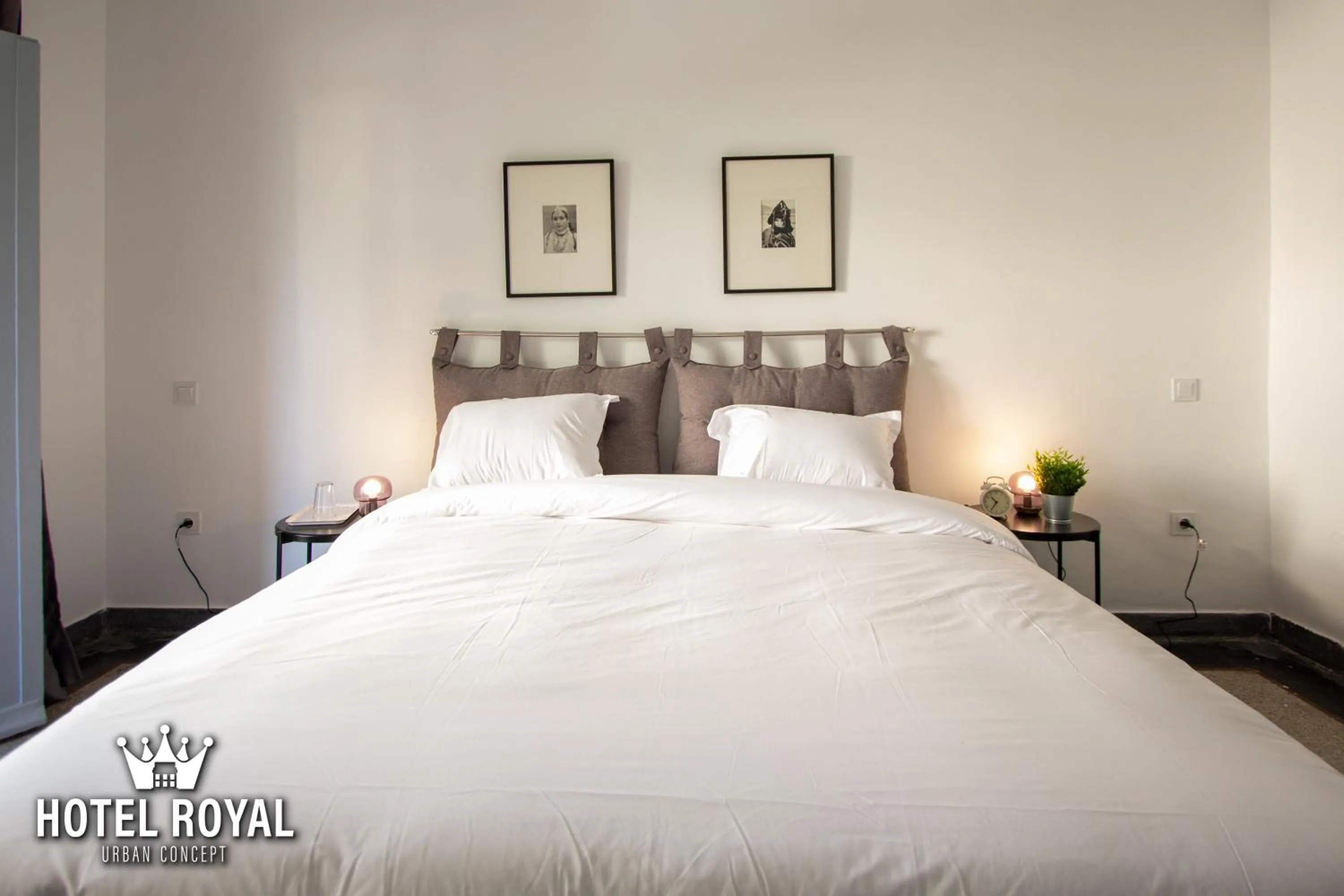 Bed in Hôtel Royal Urban Concept