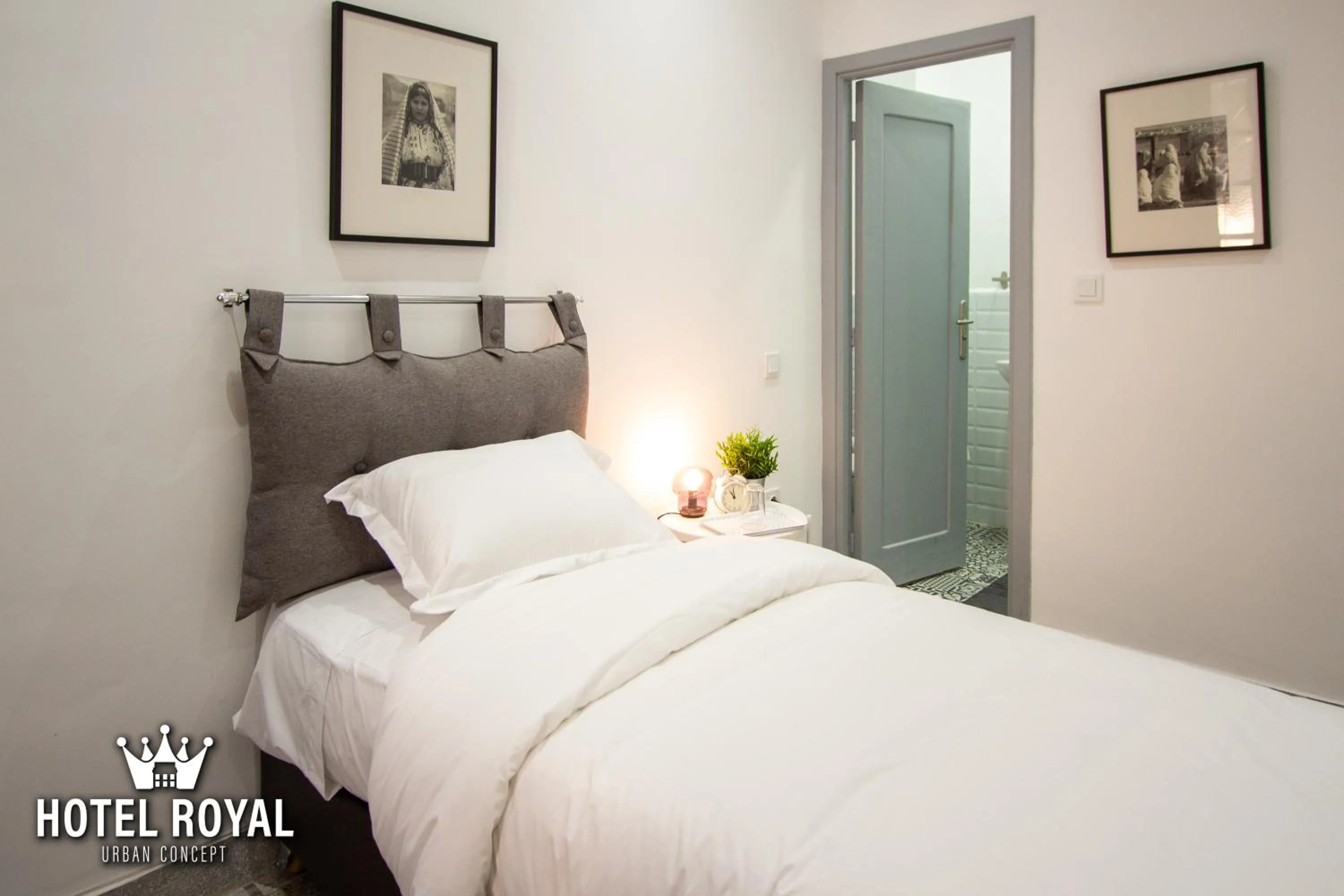 Bed in Hôtel Royal Urban Concept