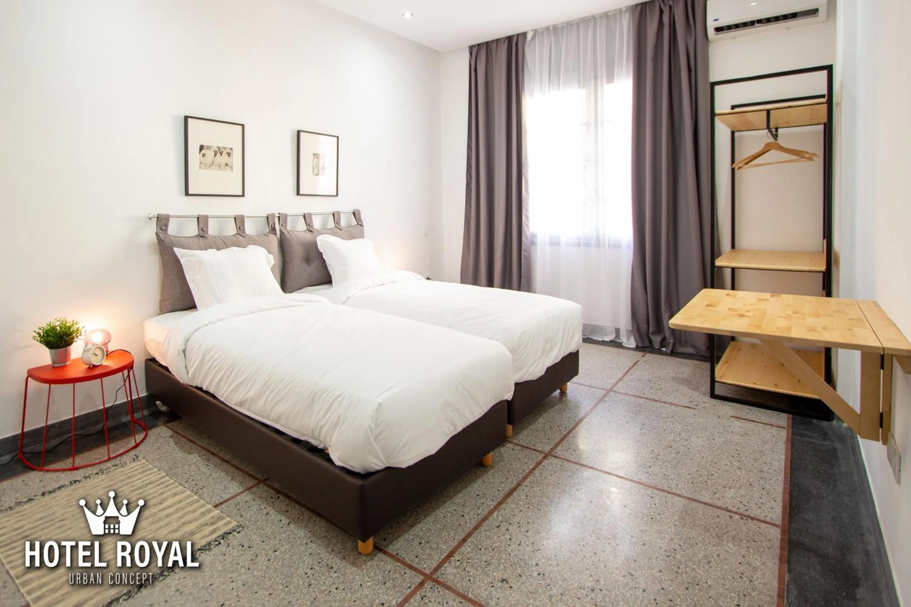 Bed in Hôtel Royal Urban Concept