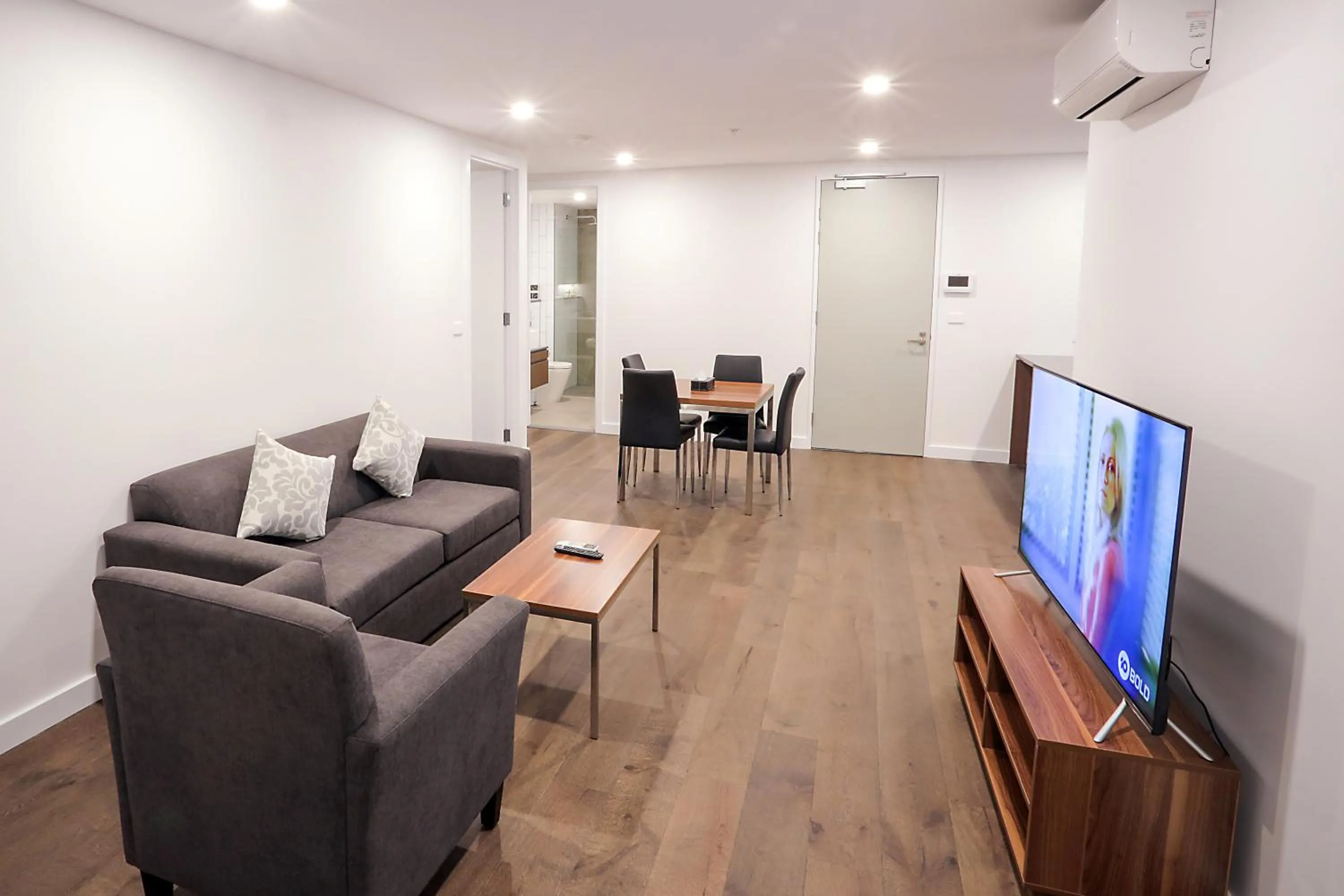 Living room in Flagstaff Green Apartments