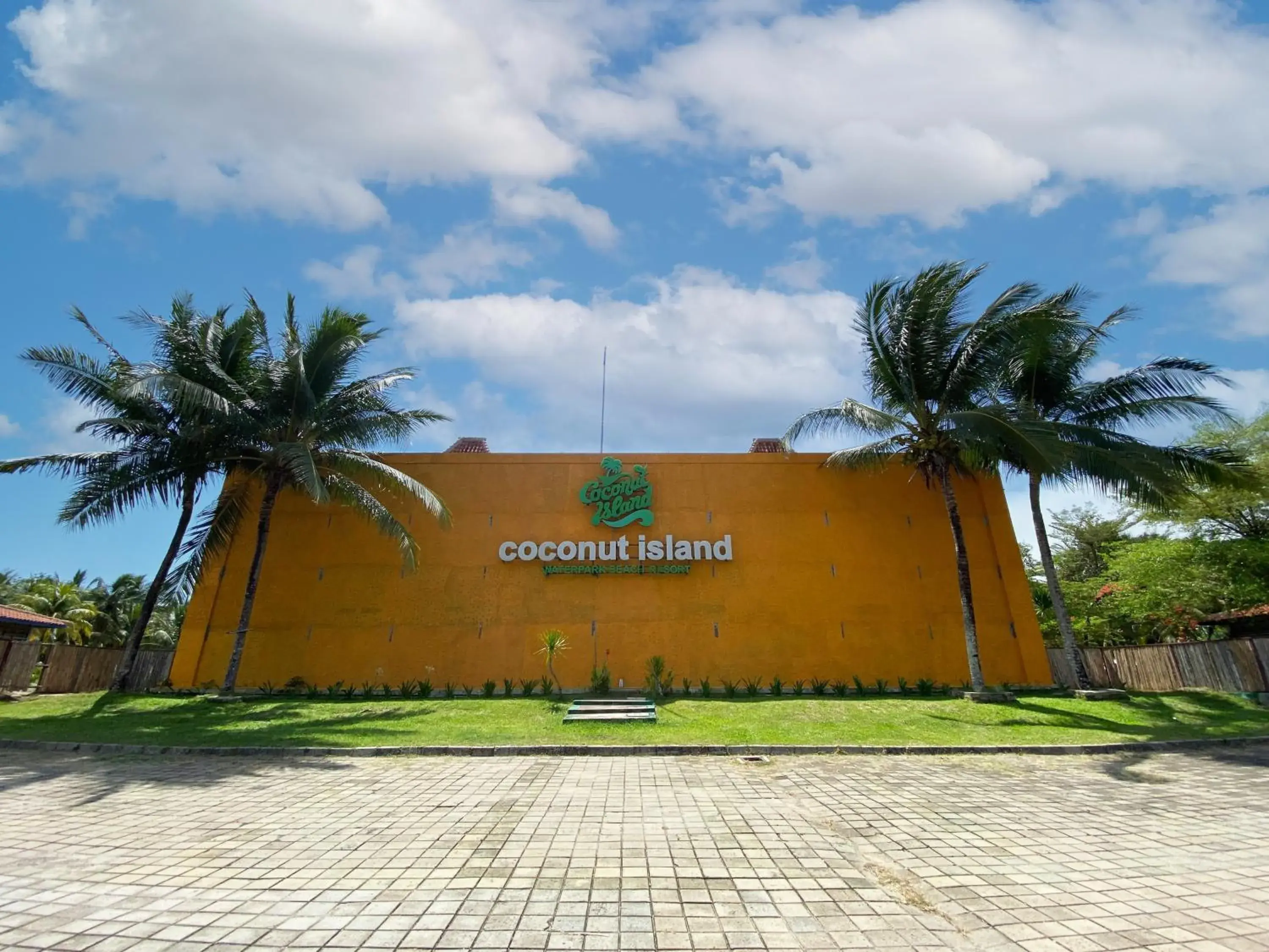 Avery Coconut Island Waterpark Beach Resort Carita Avery Coconut Island Waterpark Beach Resort Carita