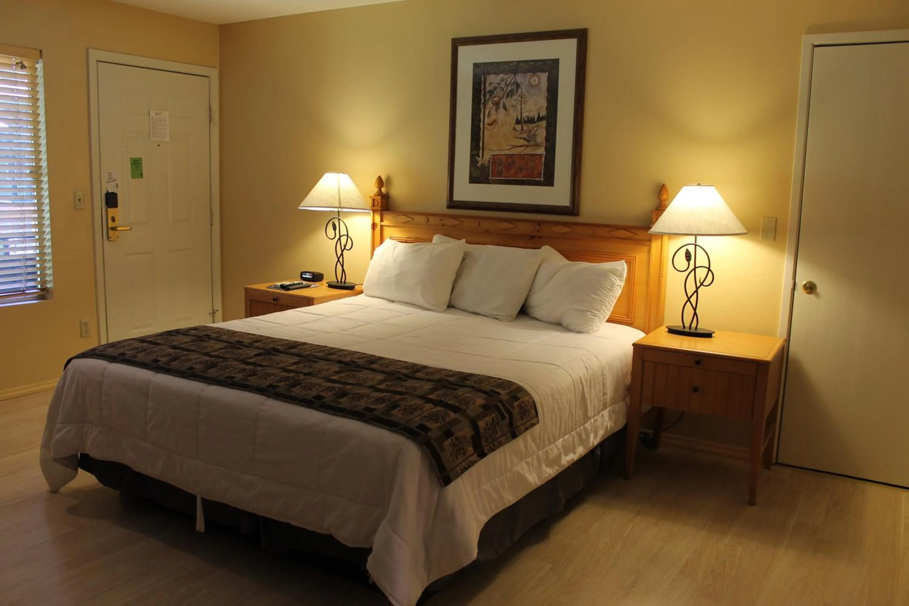 Bed in Big Pines Mountain House