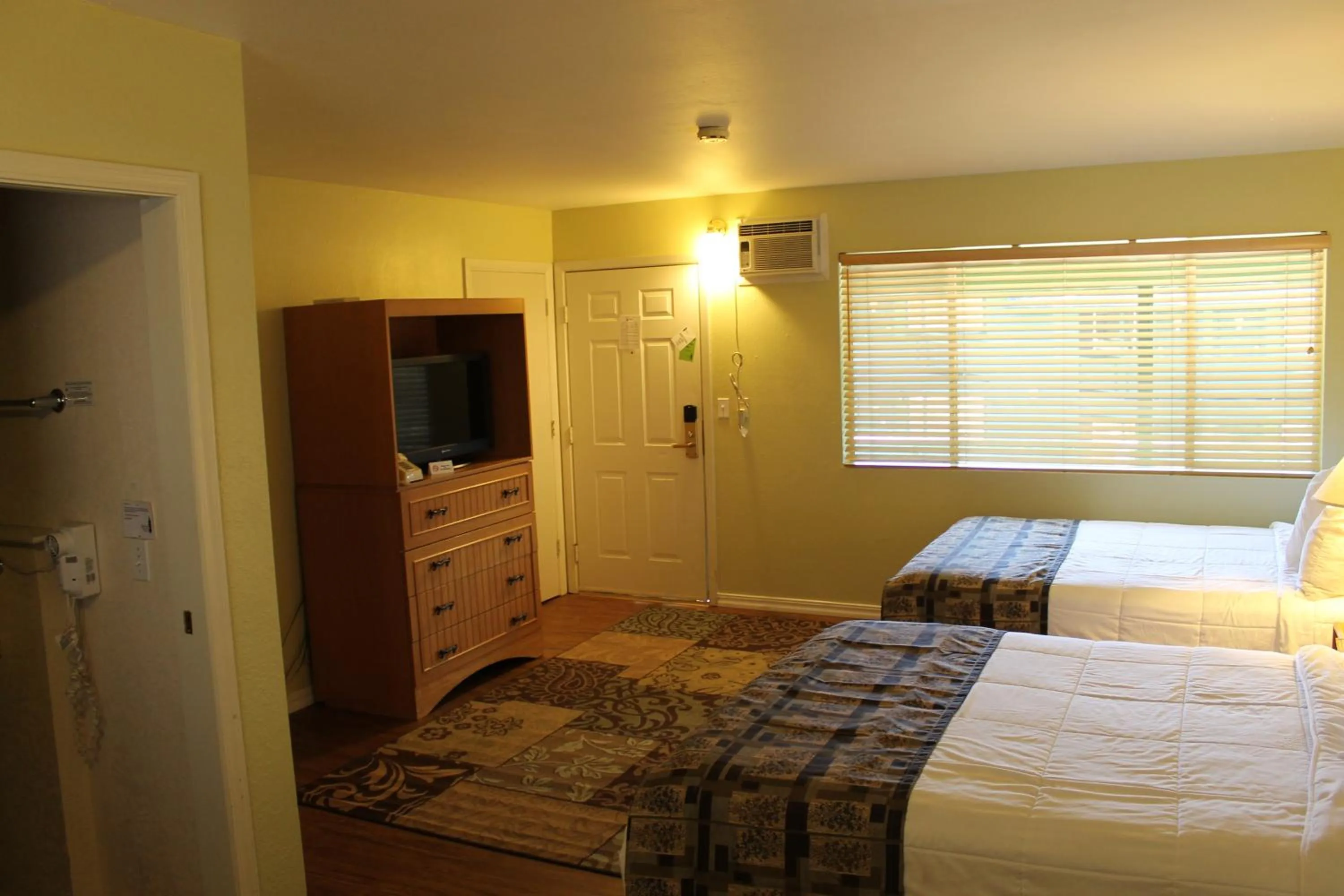 Bed in Big Pines Mountain House