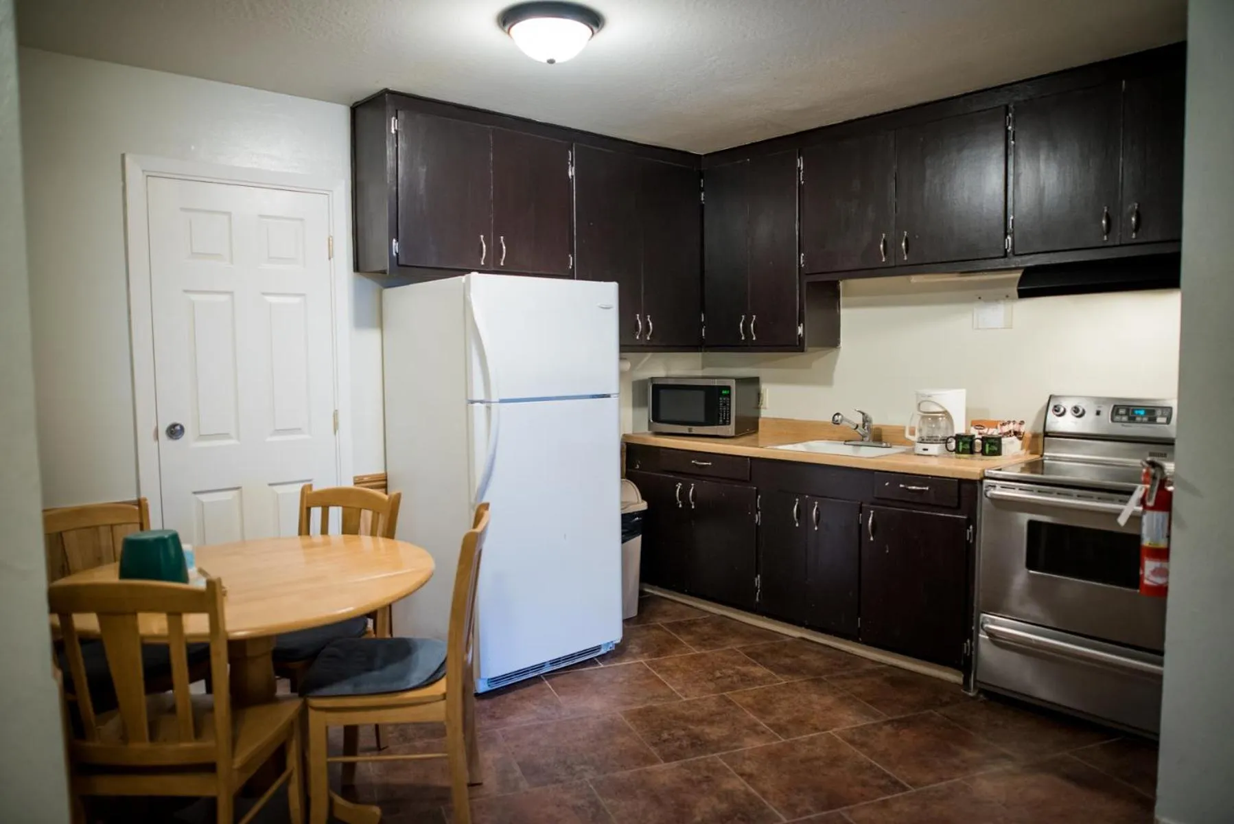 Kitchen or kitchenette in Big Pines Mountain House