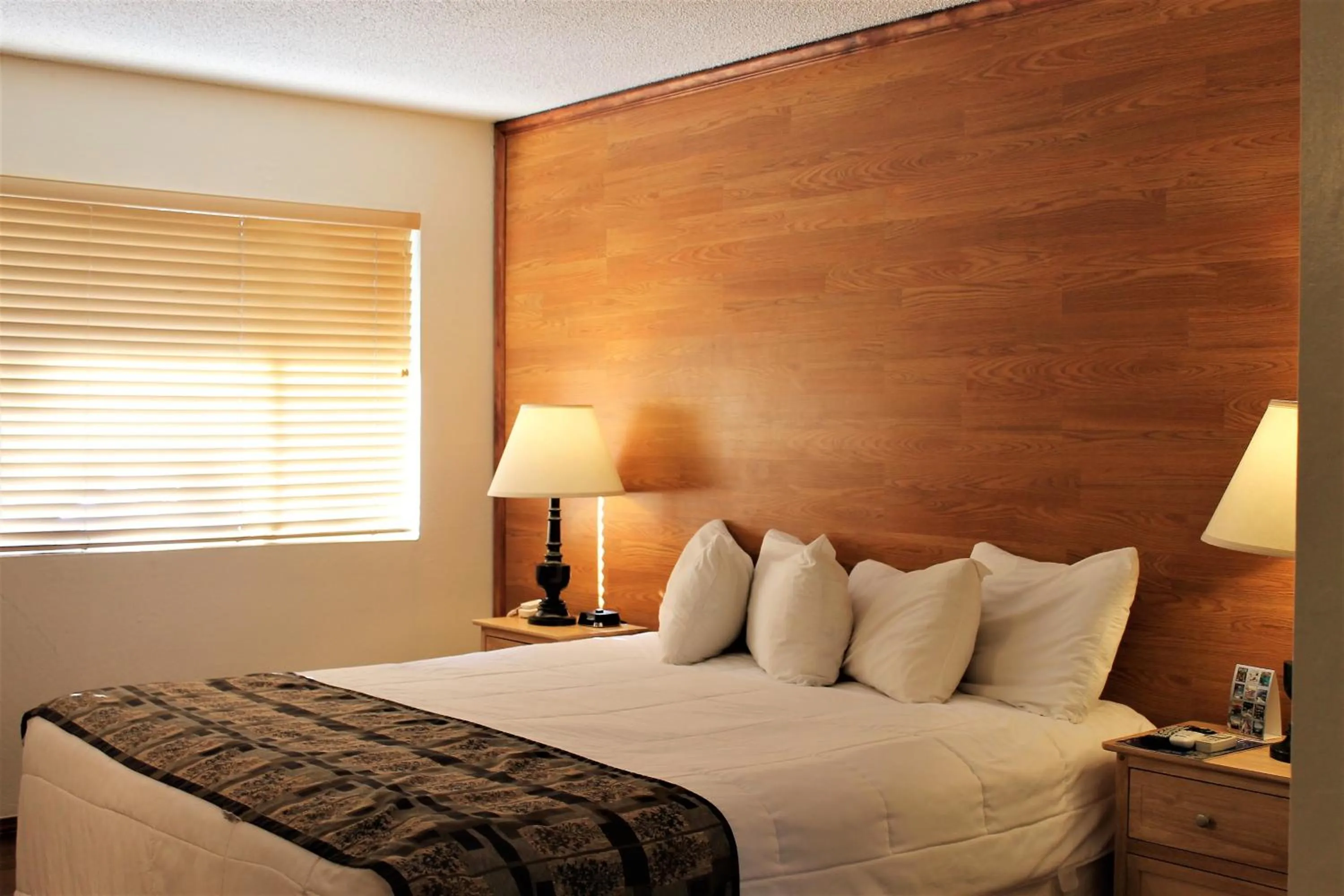 Bed in Big Pines Mountain House