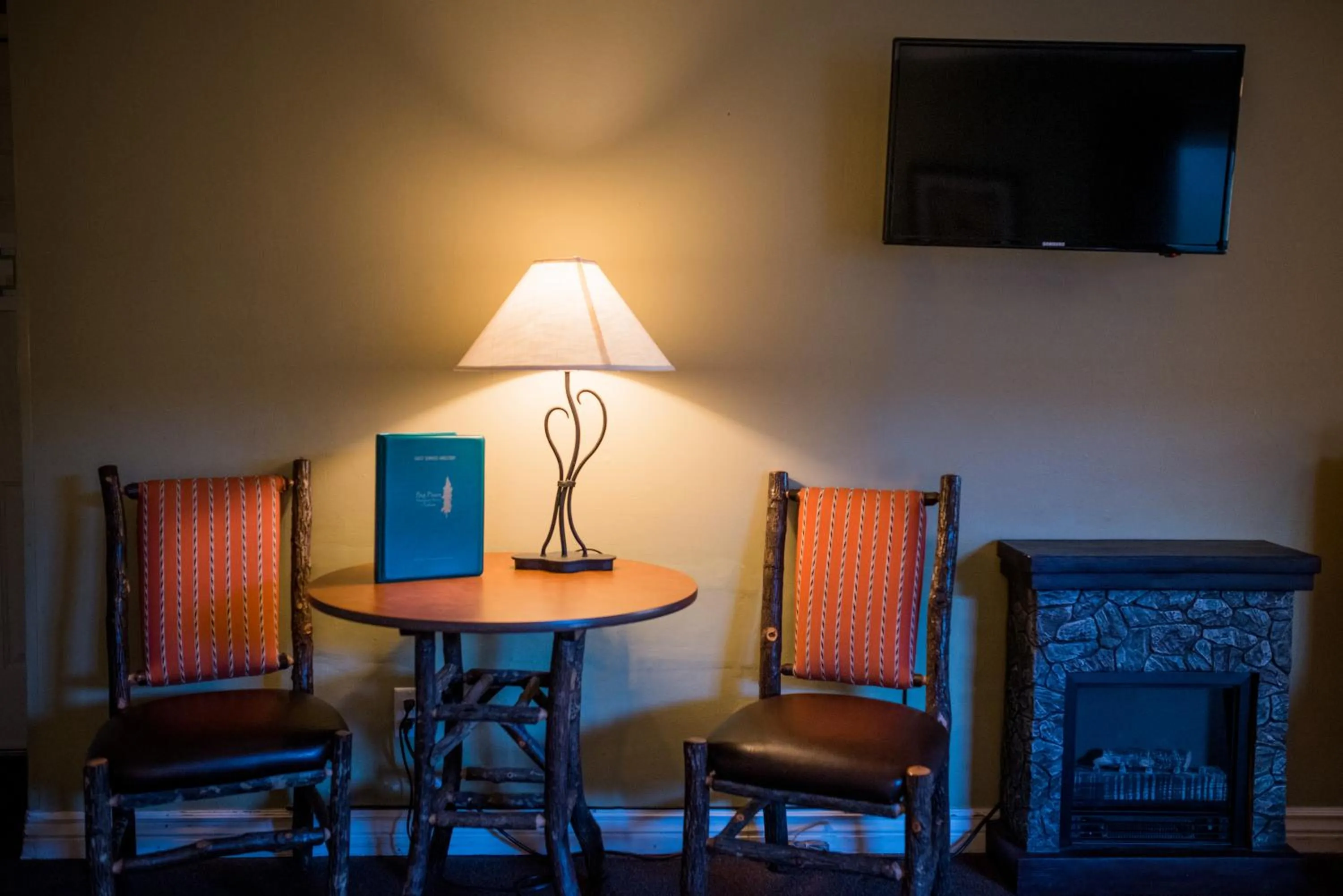 Seating area in Big Pines Mountain House