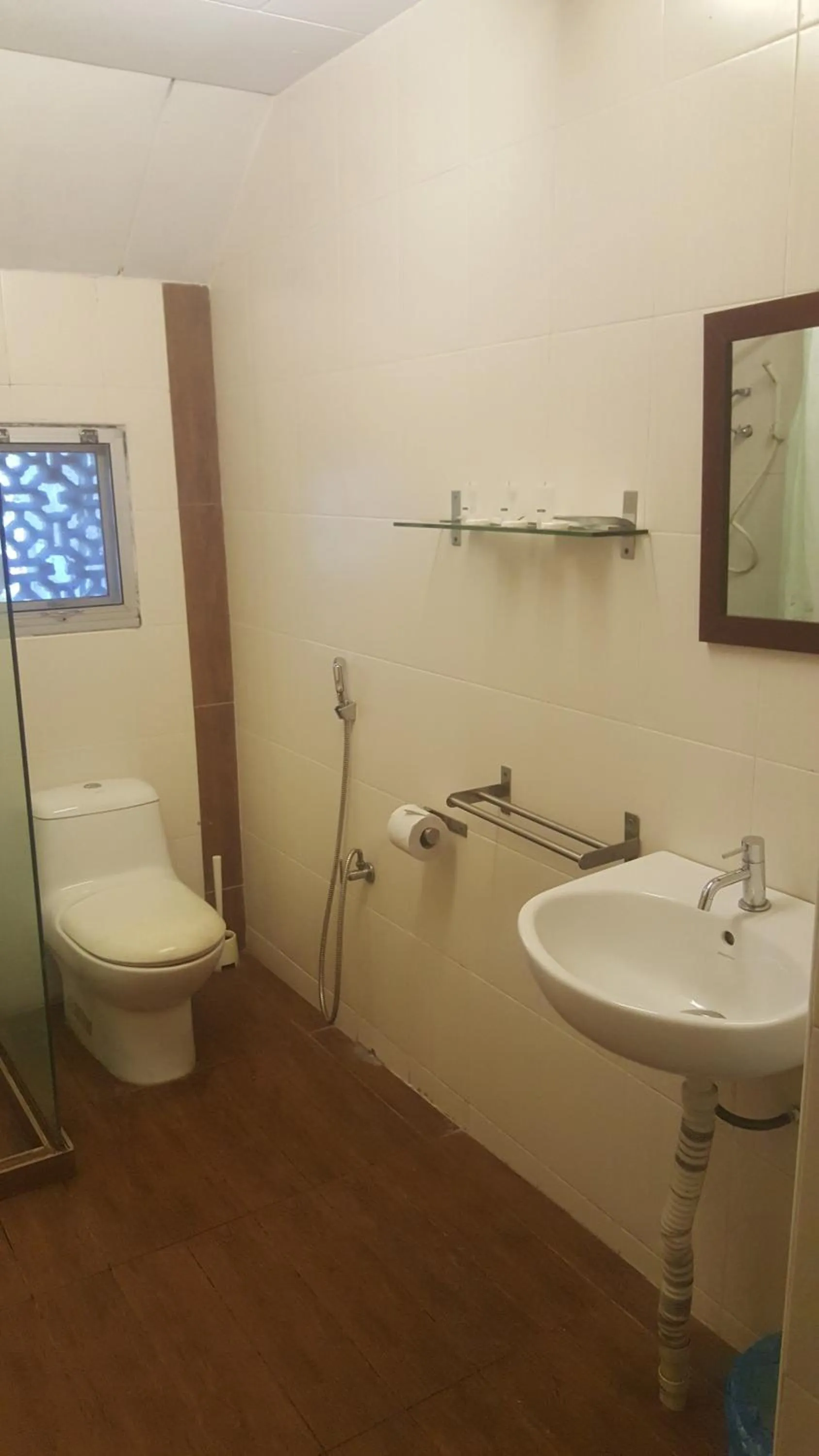 Bathroom in Bellevue The Penang Hill Hotel, Bukit Bendera