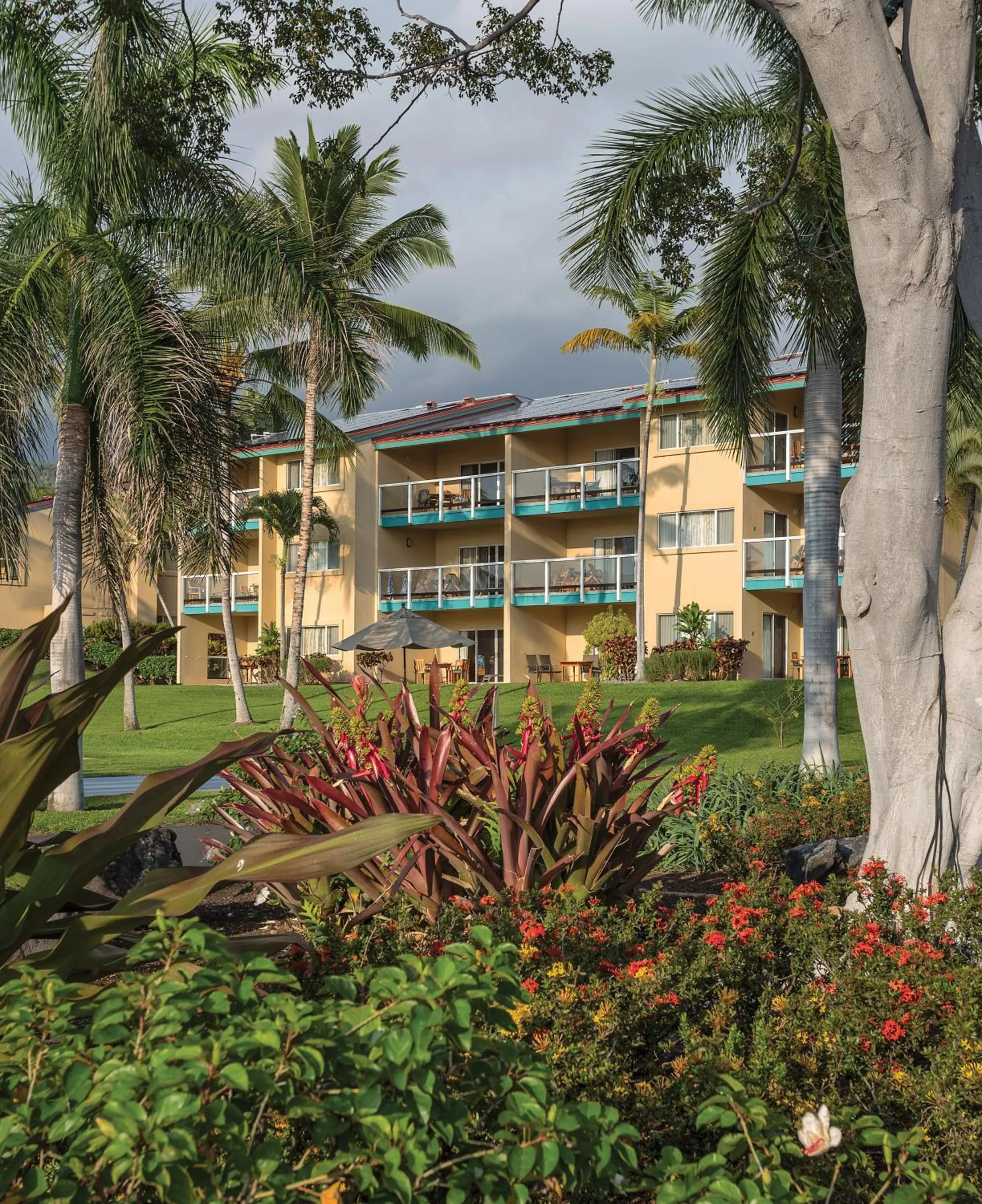 Property building in Kona Coast Resort