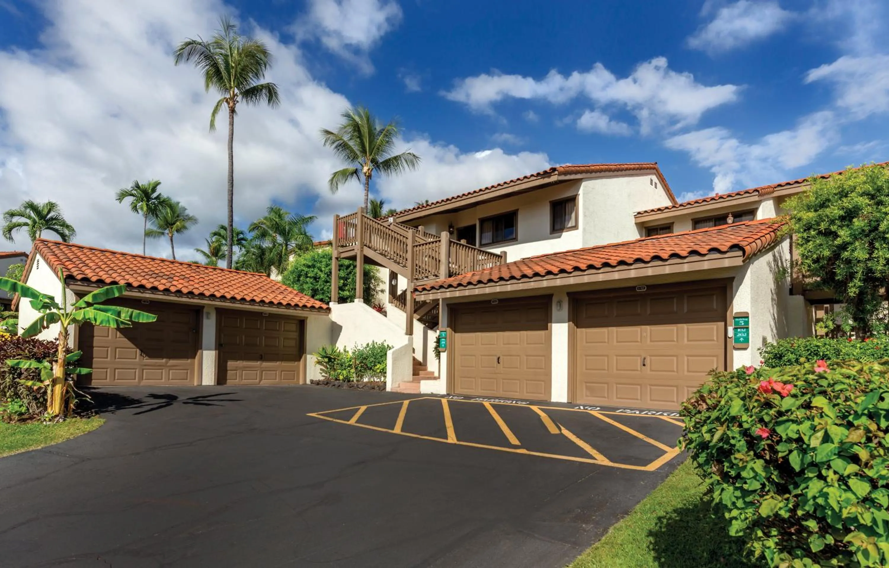 Property building in Kona Coast Resort