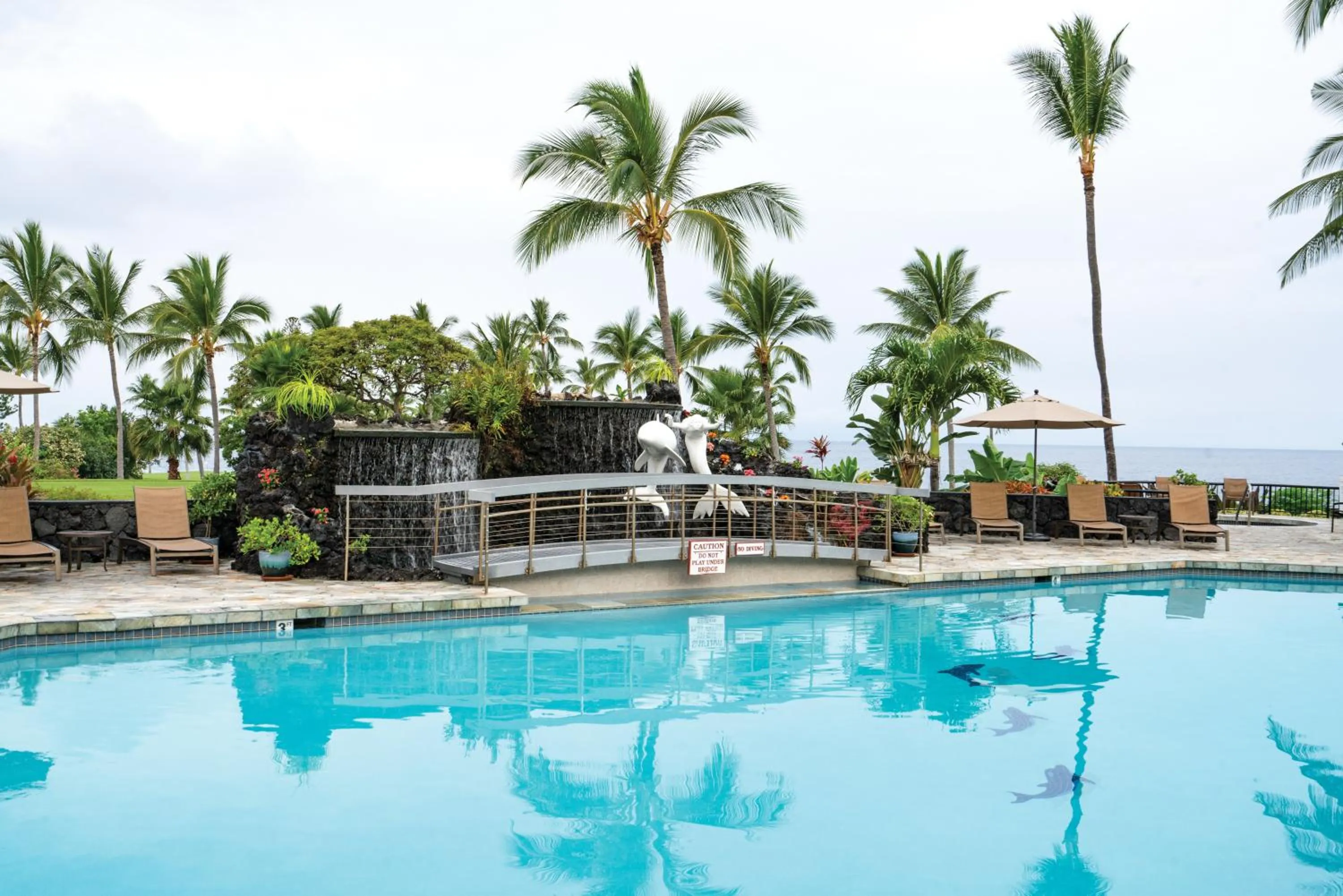 Swimming pool in Kona Coast Resort