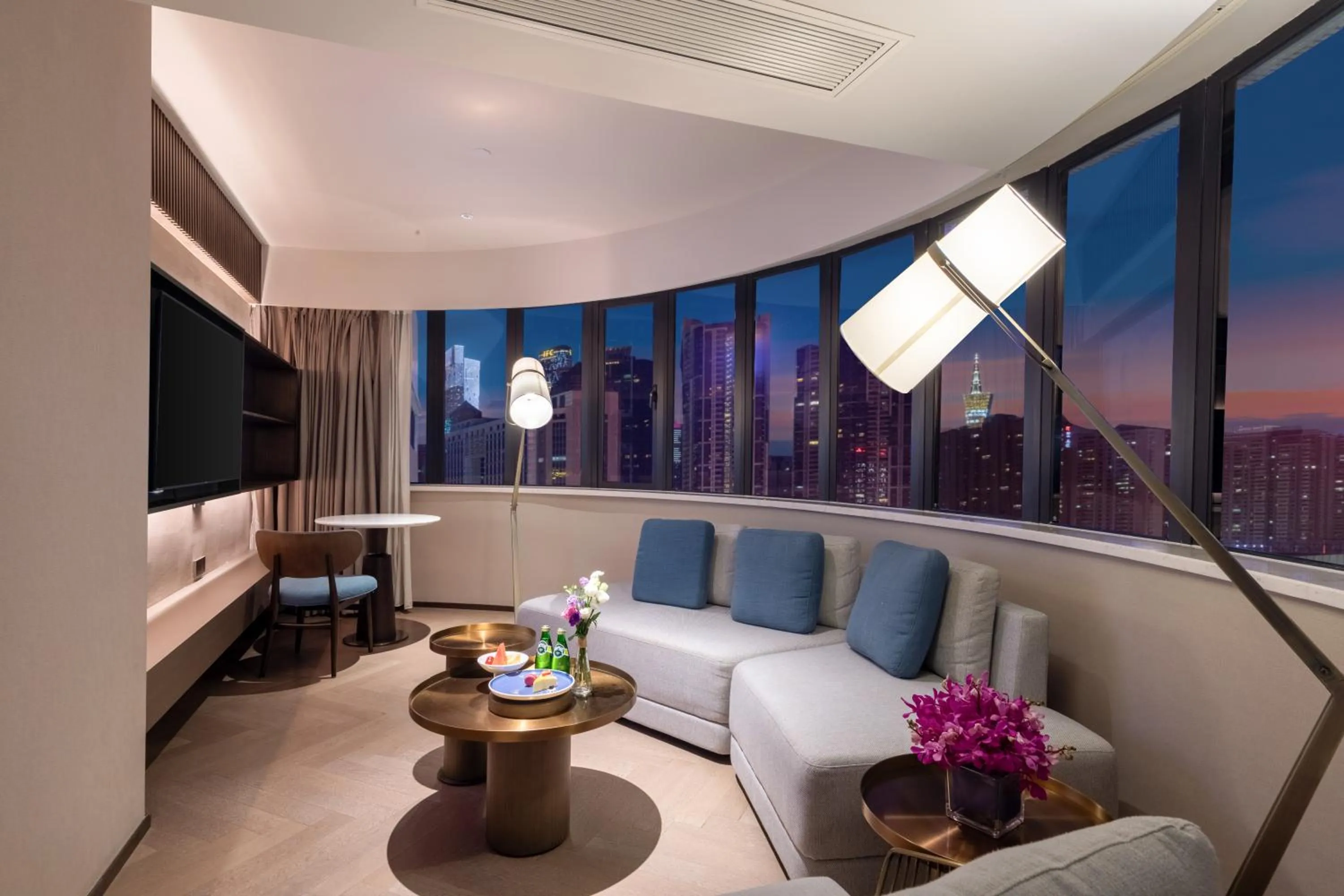 TV and multimedia, Seating Area in Amber East Hotel