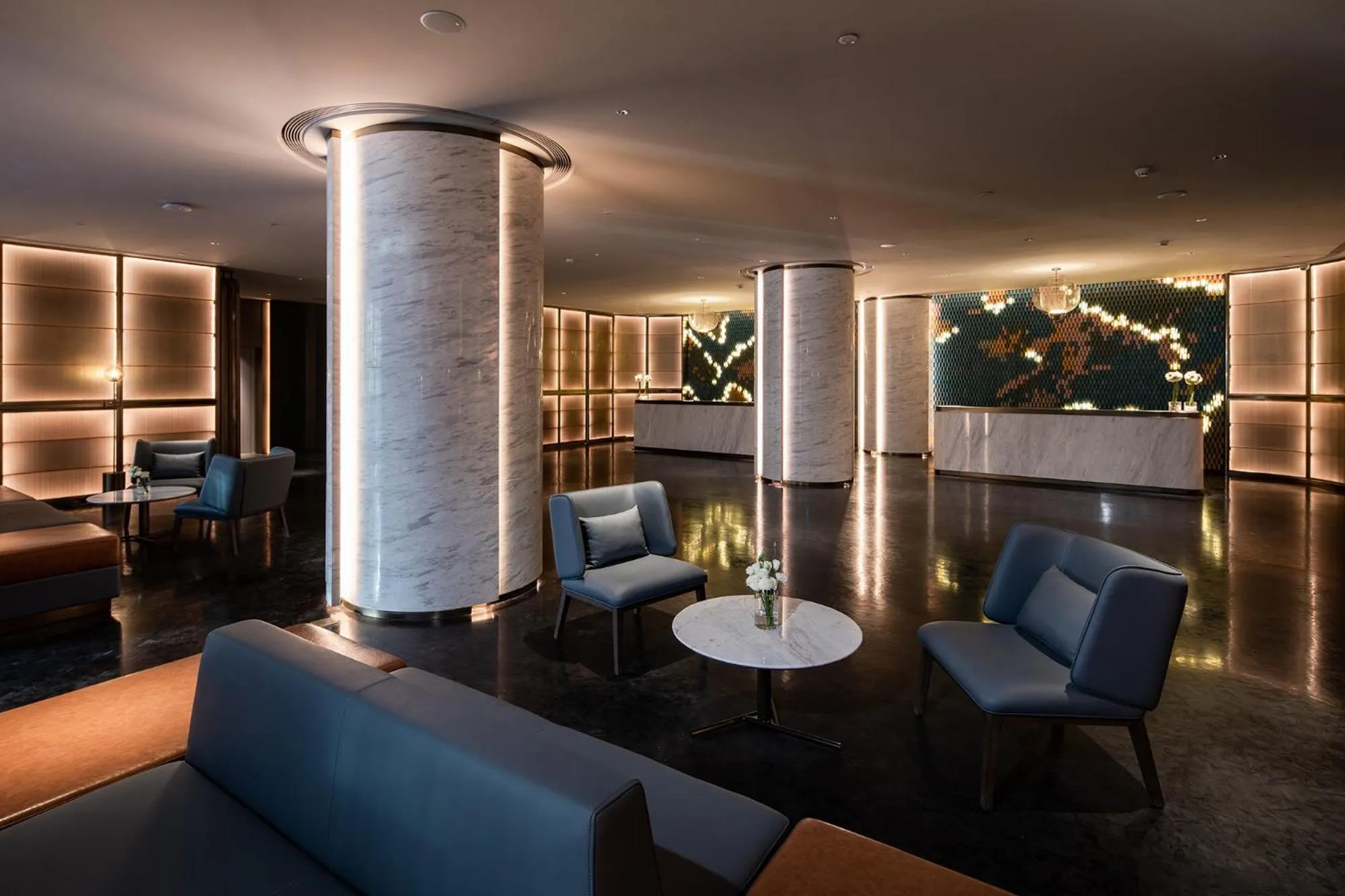 Lobby or reception, Lounge/Bar in Amber East Hotel