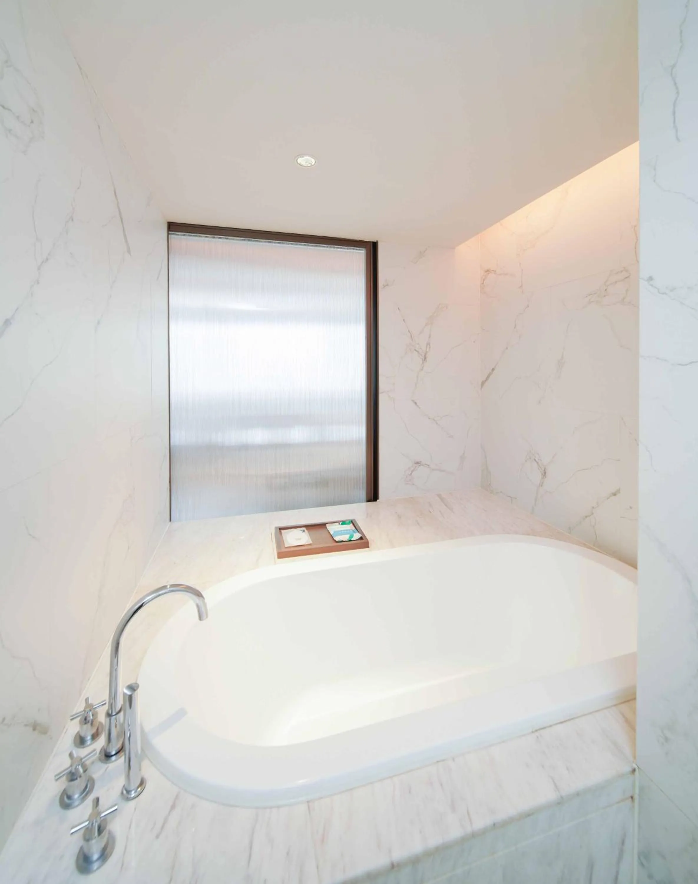 Bath in Imperial Traders Elong Hotel