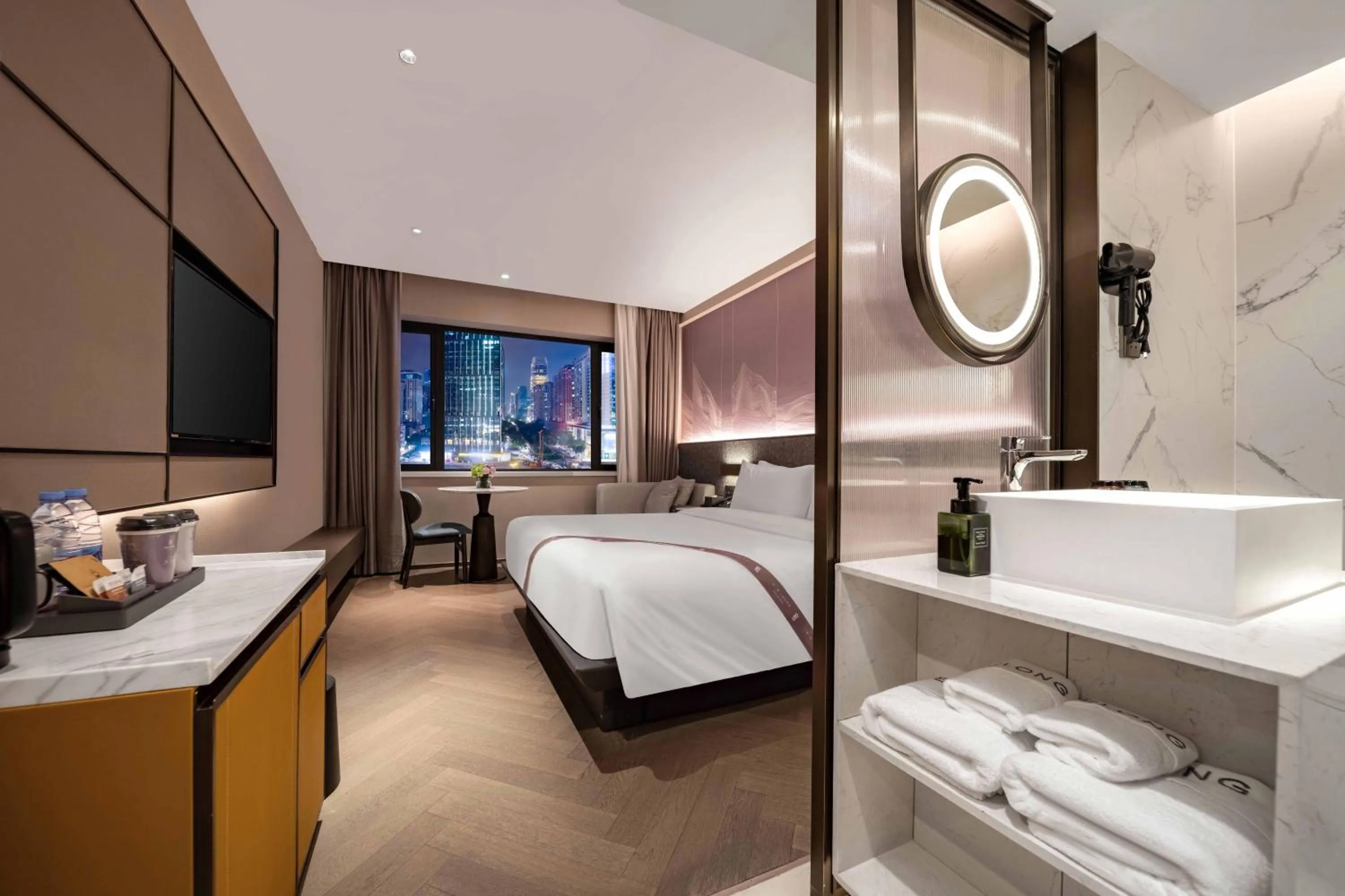 Photo of the whole room, Bed in Imperial Traders Elong Hotel